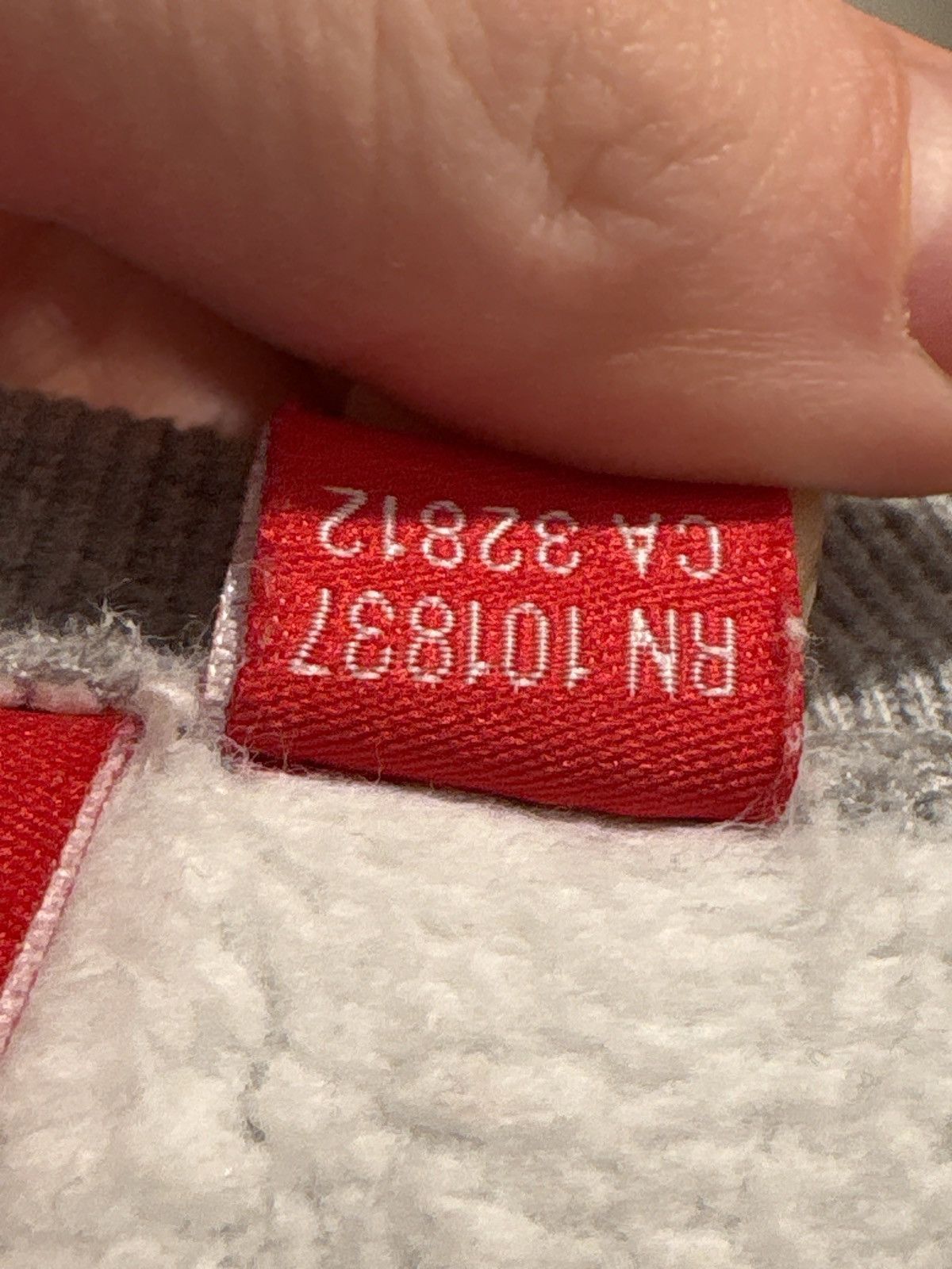 Supreme Supreme Arc Logo Crewneck, FW15 / Medium / Grey Size US M / EU 48-50 / 2 - 6 Thumbnail