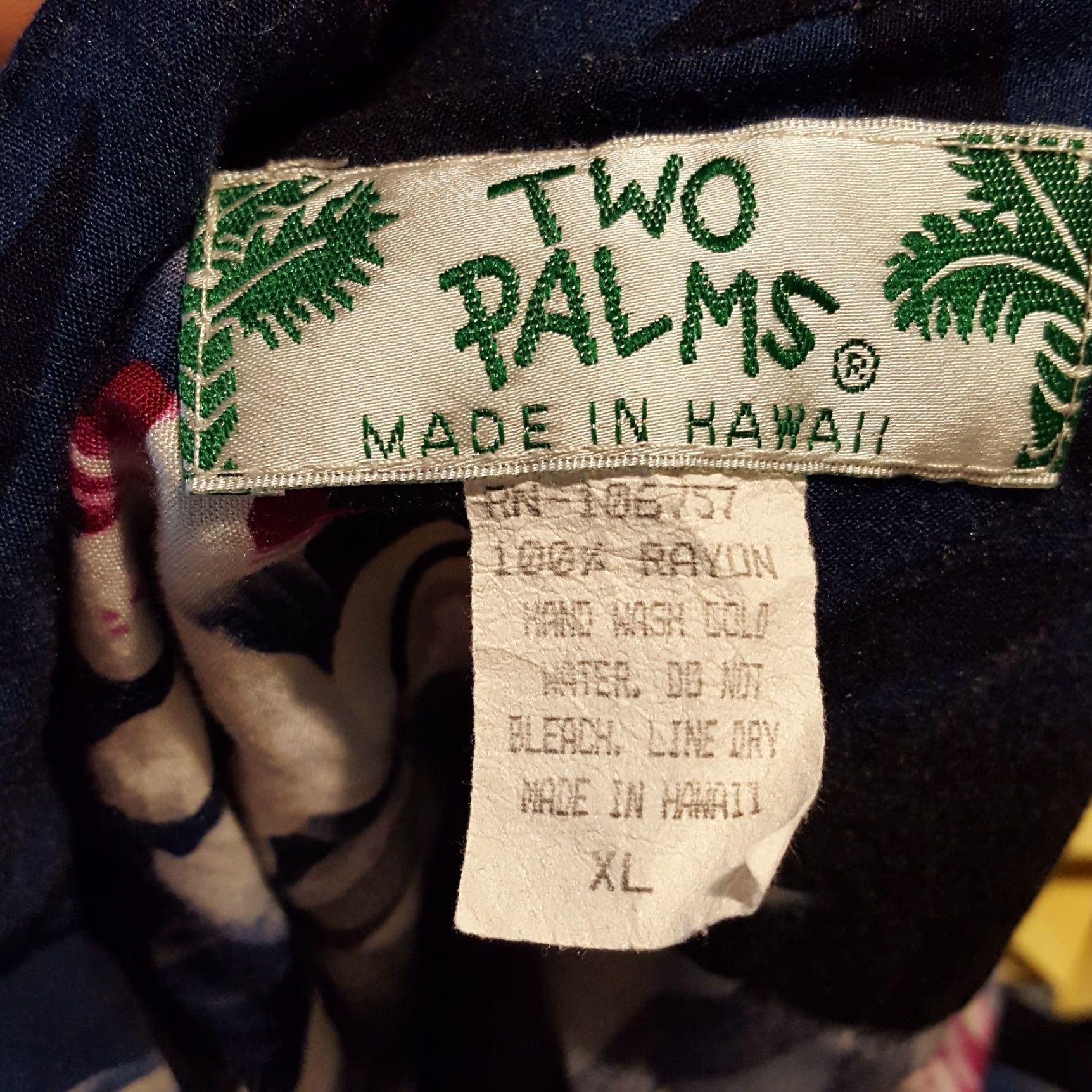 Vintage VINTAGE Two Palms Hawaiian Floral Rayon Button-Up Shirt XL Blue 90s Beach Mens Size US XL / EU 56 / 4 - 7 Thumbnail