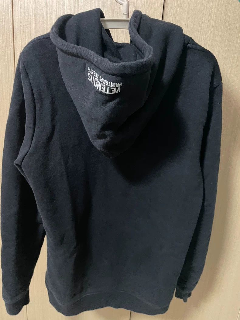 Vetements Vetements First generation embroidered Logo hoodie Size US M / EU 48-50 / 2 - 2 Thumbnail