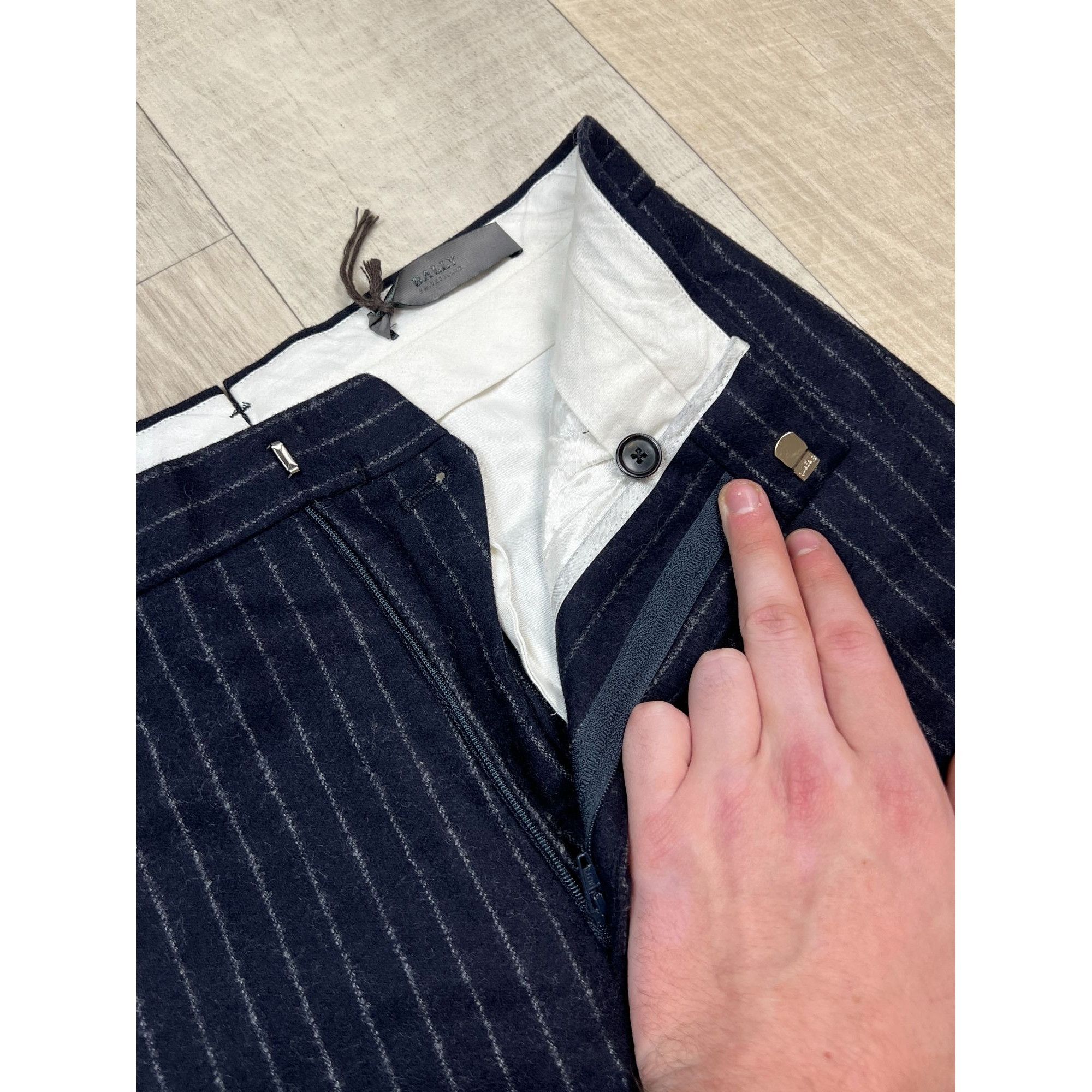 Bally NWOT Bally Wool Striped Cullottes Pants (Y0125) Size 26" / US 2 / IT 38 - 5 Thumbnail