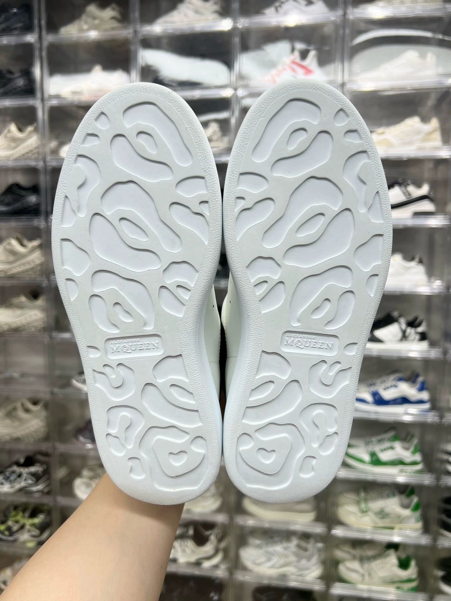 Alexander McQueen mcq low-top black and white sneakers 37 Size US 5 / EU 37 - 8 Thumbnail