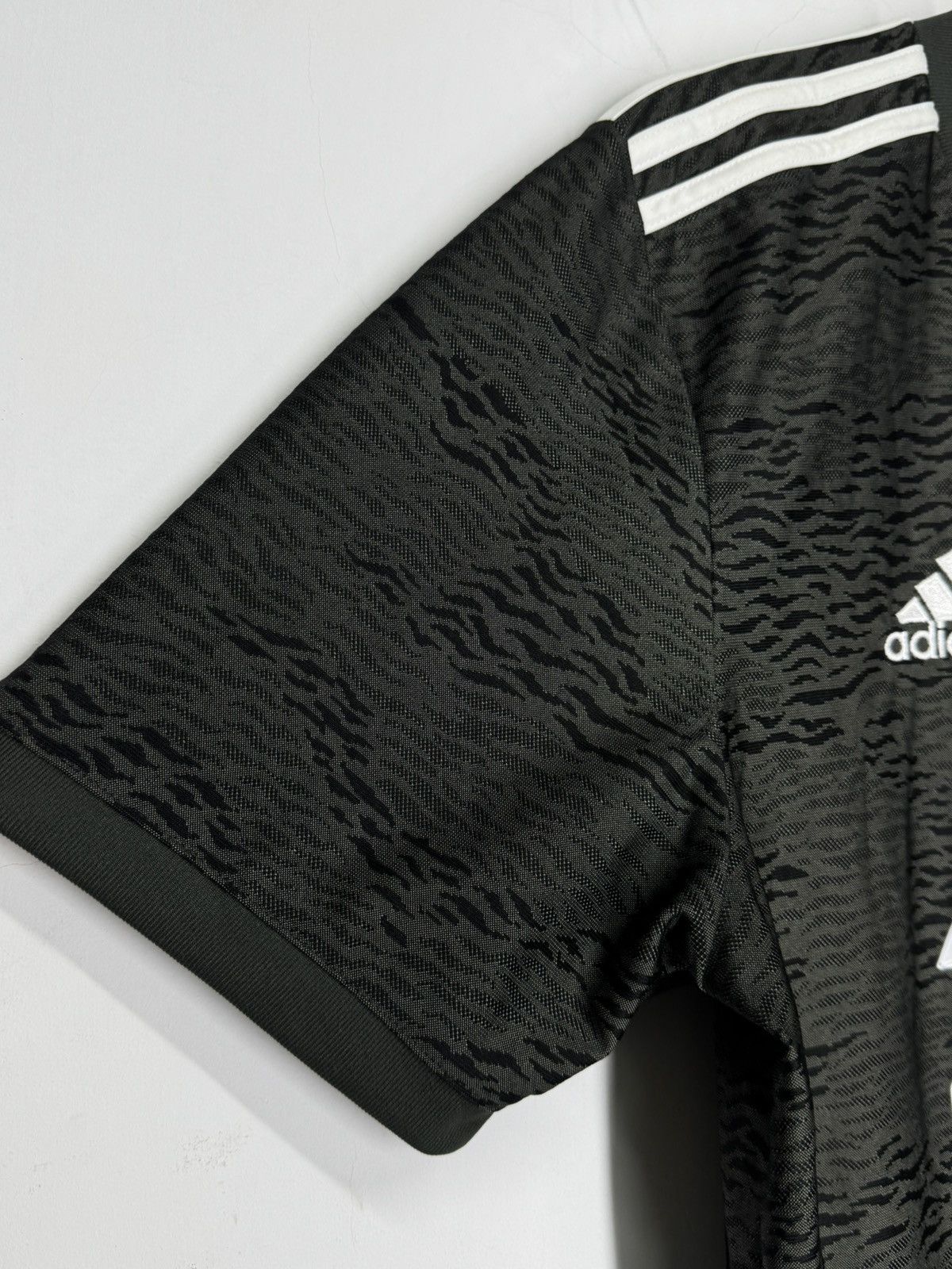 Adidas Manchester United 2020/21 Away Adidas Football Shirt Size US L / EU 52-54 / 3 - 6 Thumbnail