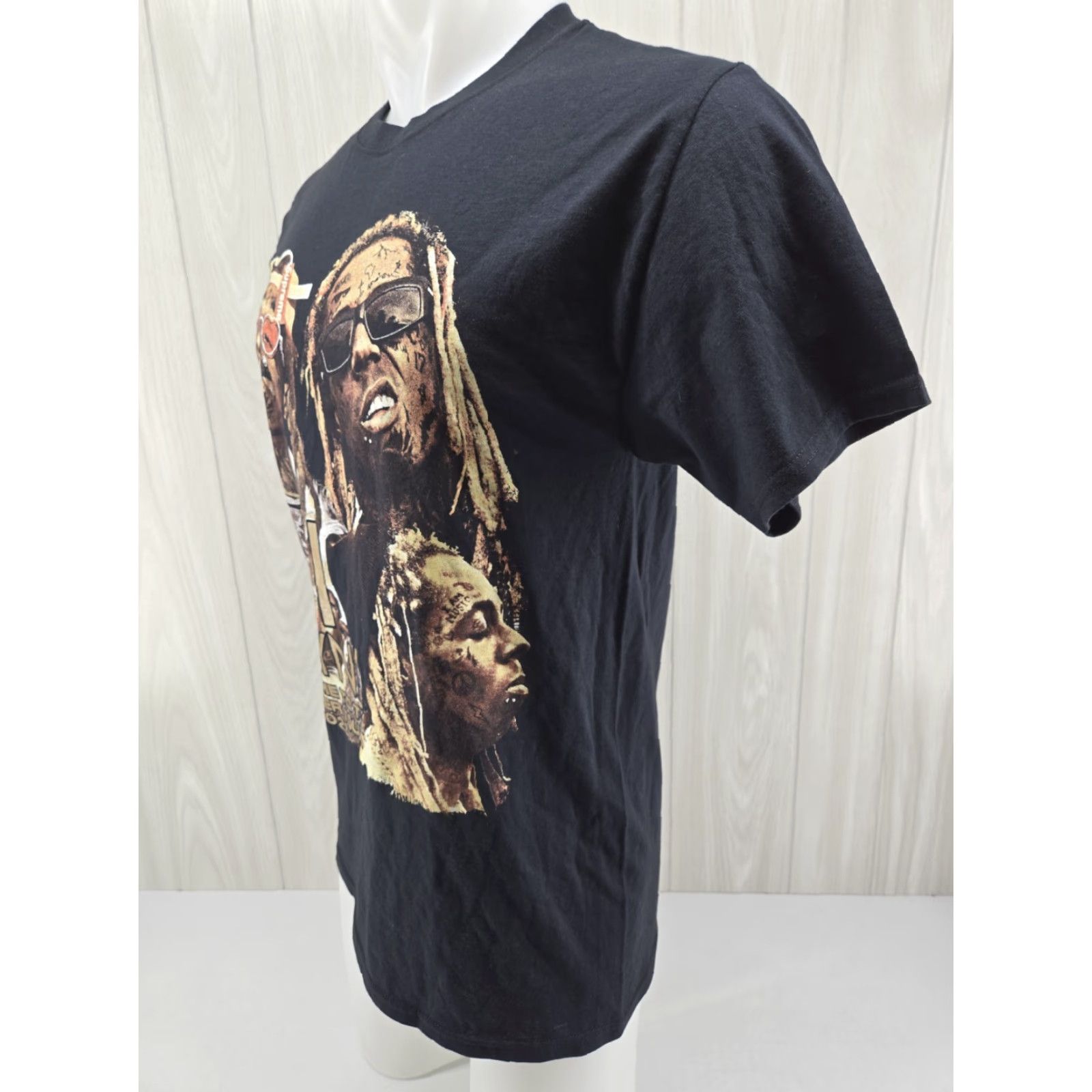 Fruit Of The Loom Lil Wayne Mens Medium Rapper 2023 Tour T-shirt Welcome To Tha Carter Tour Hip Hop Music Rap Shirt Men Black Cotton Knit Short Sleeve Round Neck Moto? Size US M / EU 48-50 / 2 - 4 Thumbnail