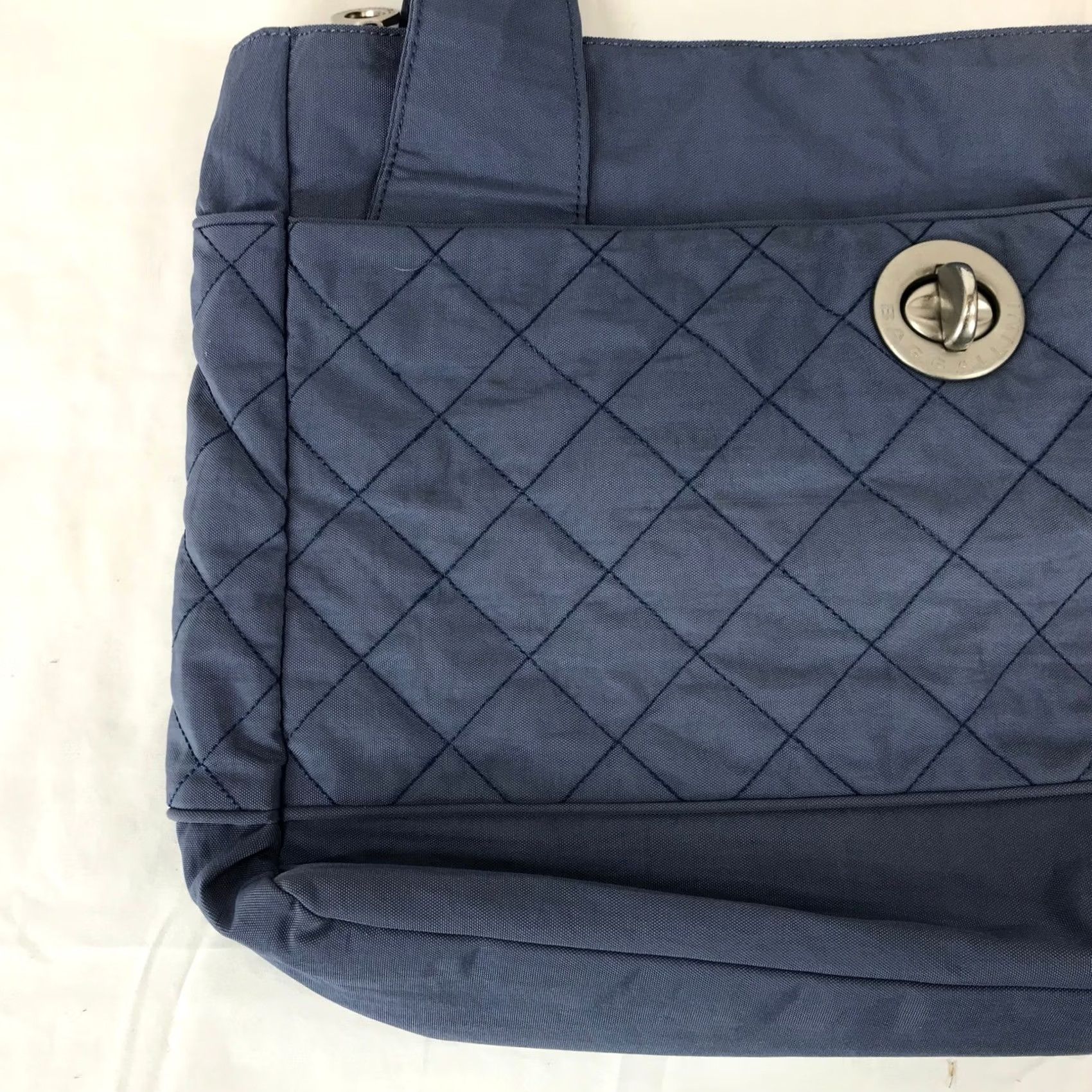 Vintage Baggallini Bag Blue Quilted Tote Purse Turn Lock Zip Pocket Shoulder Bag Size ONE SIZE - 2 Thumbnail