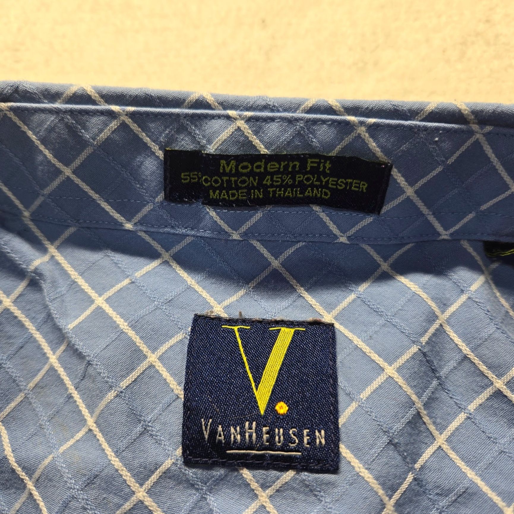 Van Heusen Van Heusen Shirt Blue Long Sleeve Button-Up Adult Men XL 17 17.5 34/35 Size Regular Size US XL / EU 56 / 4 - 3 Thumbnail