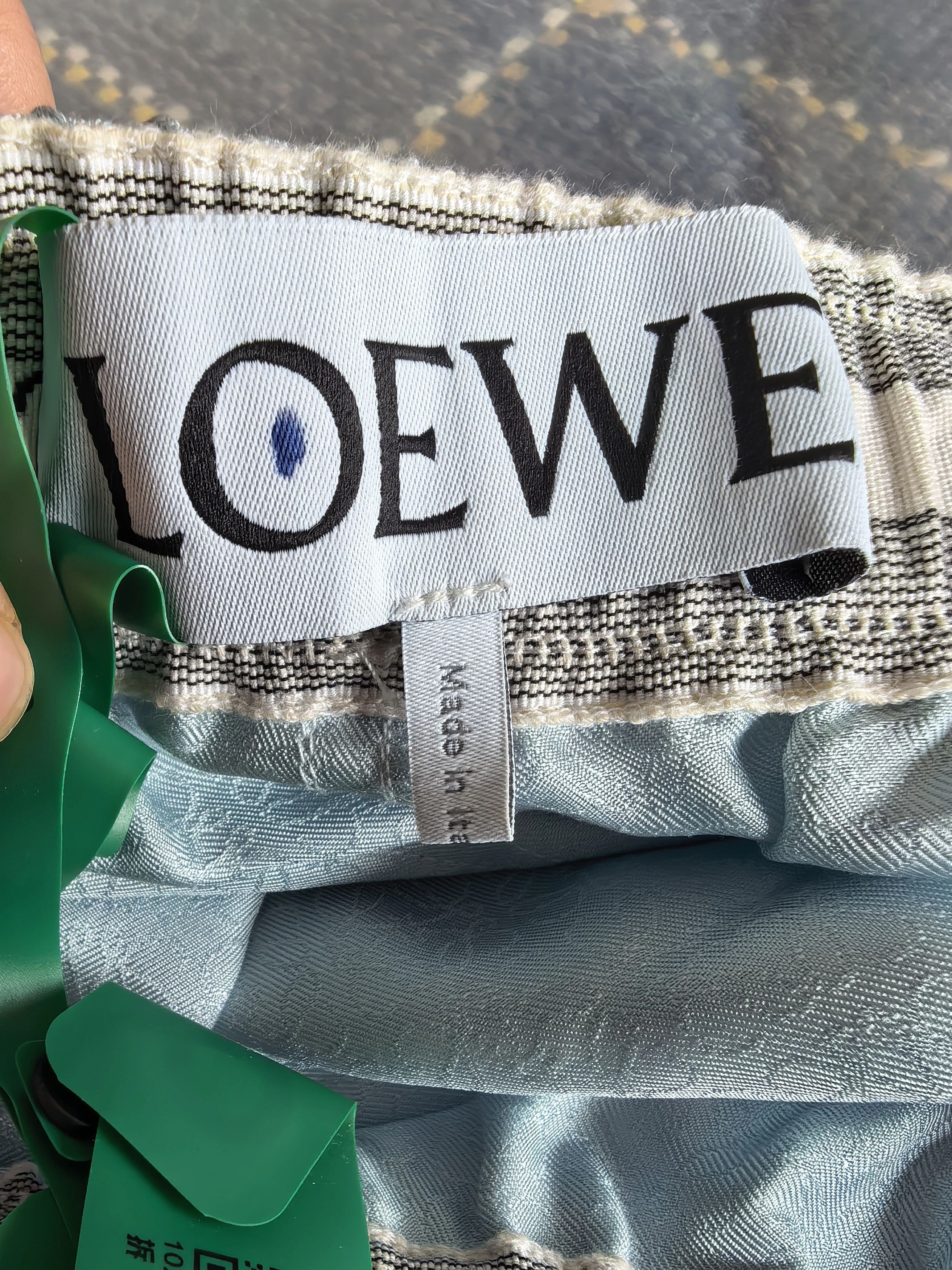 Loewe LOEWE ss23 silk full logo short 46 unisex new Size US 30 / EU 46 - 3 Thumbnail