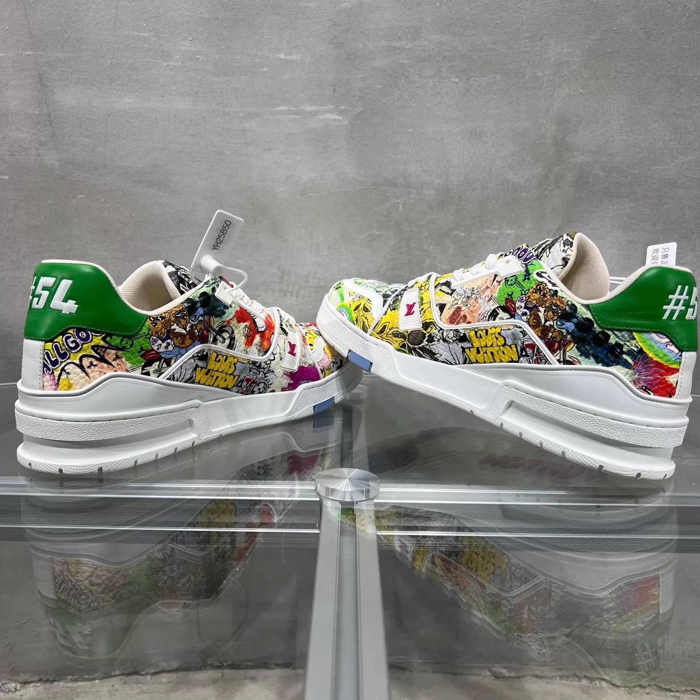 Louis Vuitton Louis Vuitton LV Trainer Graffiti UK9 43 YH25849 Size US 10 / EU 43 - 5 Thumbnail