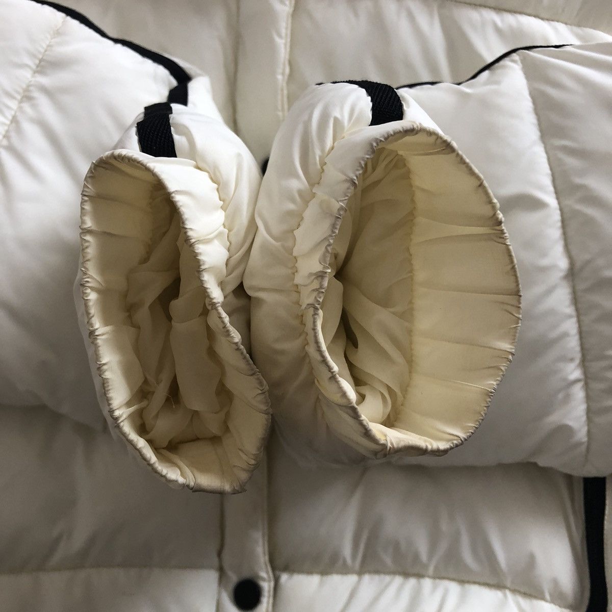 Alo Yoga Alo Yoga Aspen Love Puffer Jacket Ivory S Size S / US 4 / IT 40 - 16 Thumbnail