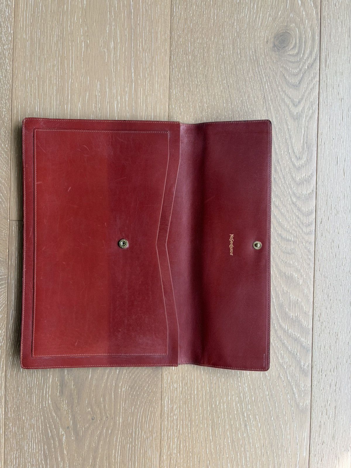 Yves Saint Laurent Gorgeous vintage greek motif YSL clutch (bordeau colour) Size ONE SIZE - 2 Thumbnail