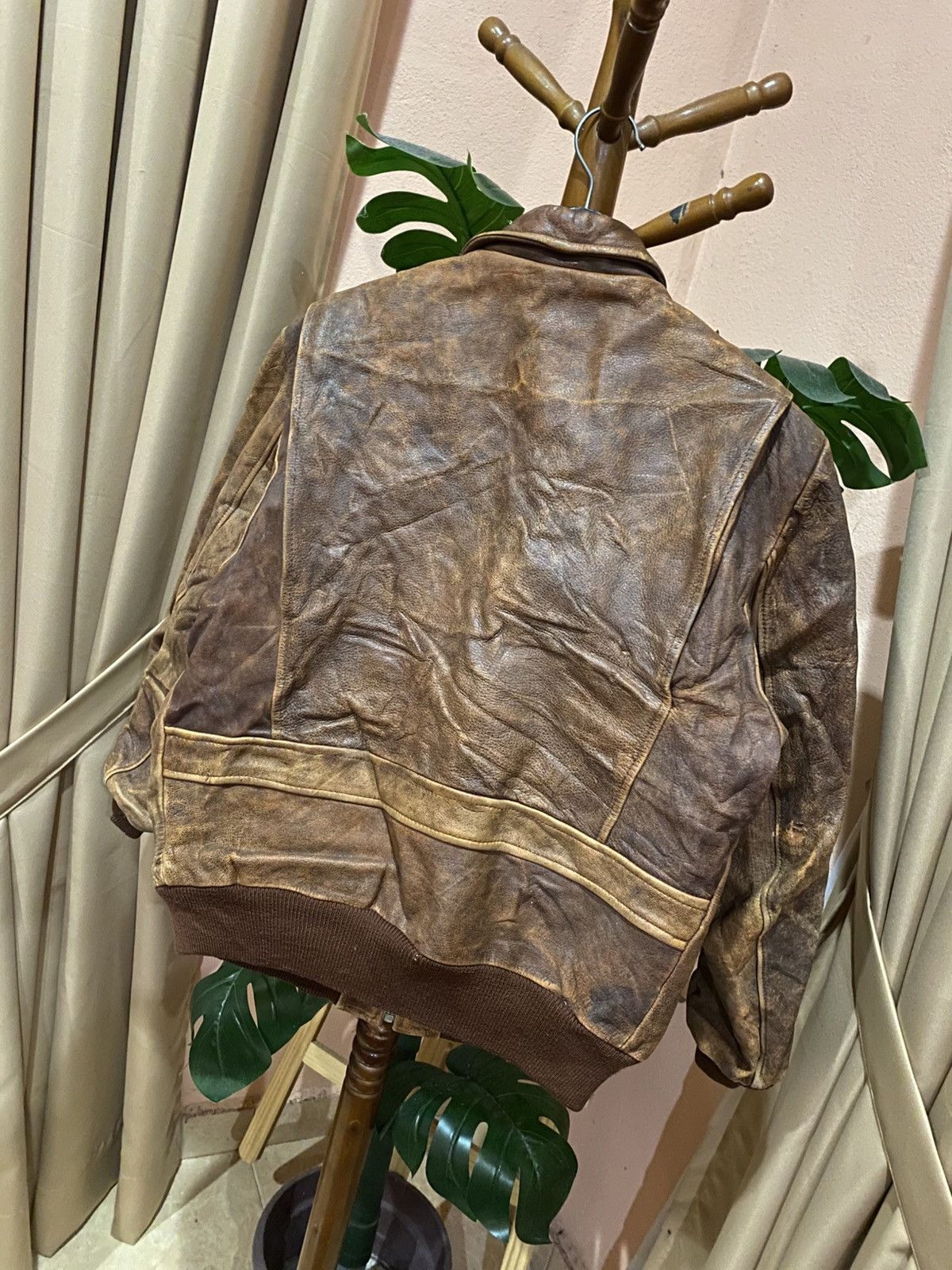 Other DOGFIGHT Distressed Leather Bomber Jacket Old Flight Style Size US L / EU 52-54 / 3 - 9 Thumbnail