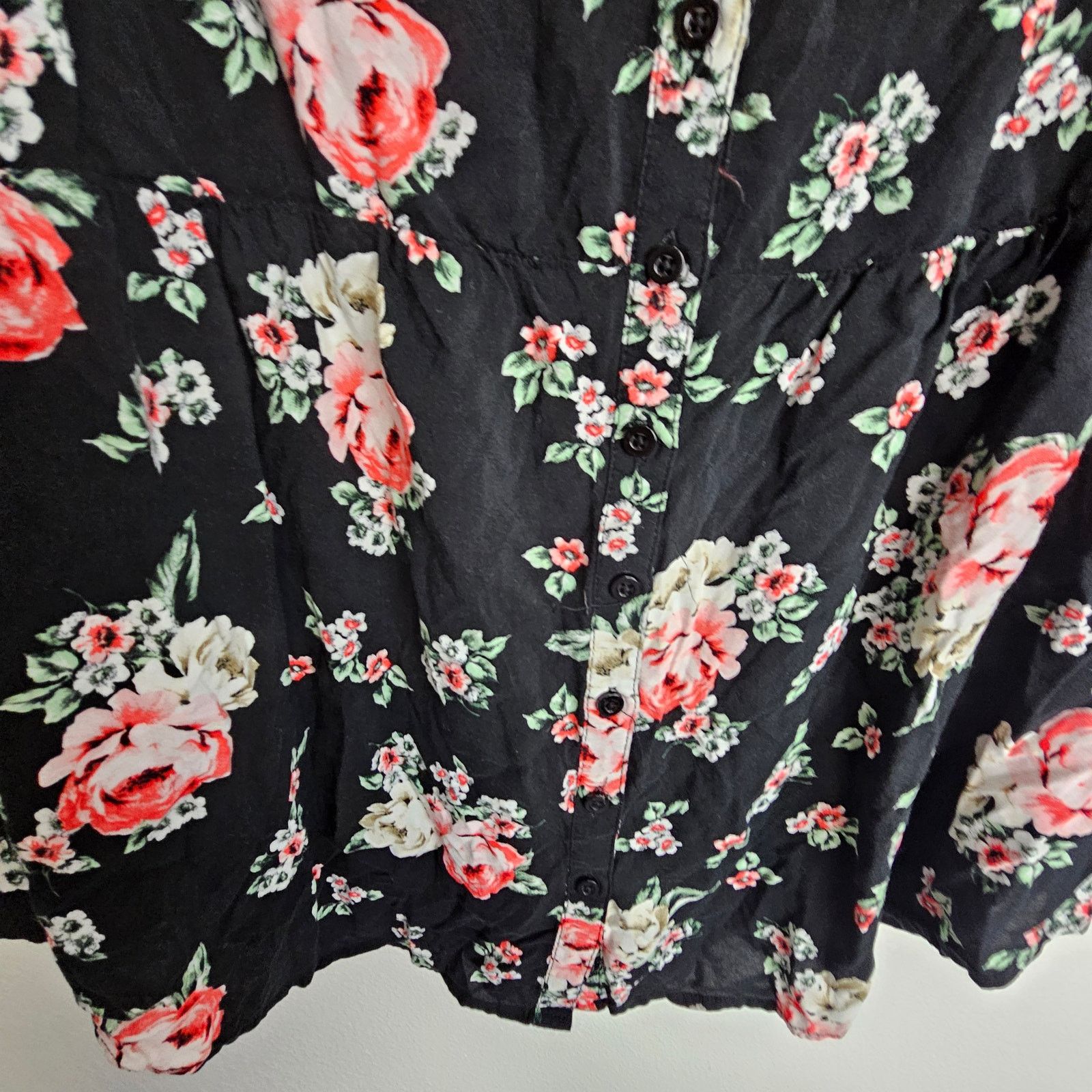 Corridor Torrid Long Sleeve Shirt Floral Black Button Front Shirt 1X Size XXL / US 16-18 / IT 52-54 - 3 Thumbnail