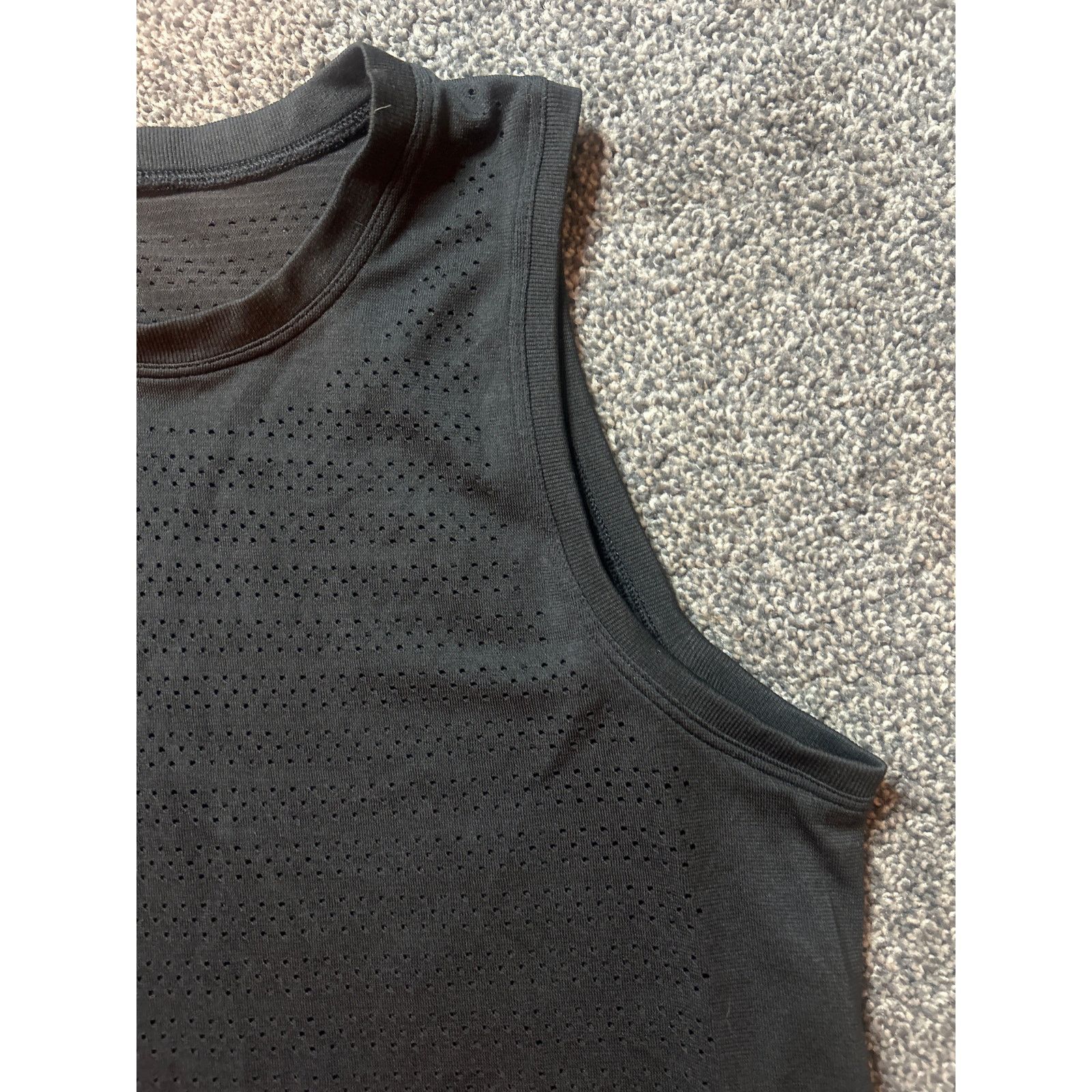 Lululemon Lululemon Women Black Breeze By Muscle Tank Top Squad Size 6 Size M / US 6-8 / IT 42-44 - 3 Thumbnail