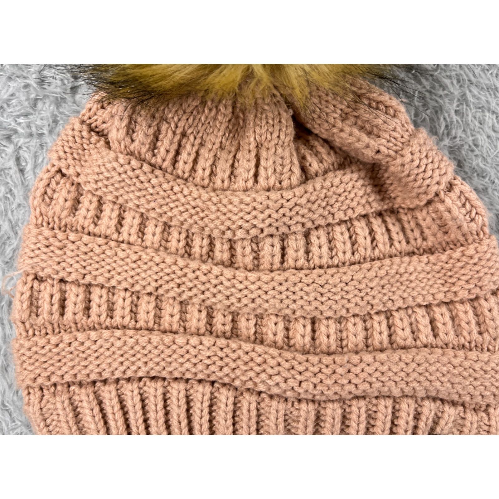 Vintage C.C Exclusive Beanie Toque Womens One Size Pink Knit 100% Acrylic Winter Ski Pom Size ONE SIZE - 3 Thumbnail