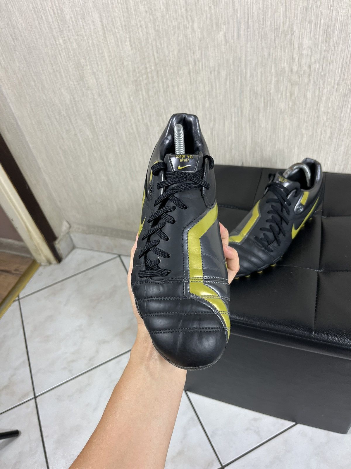 Nike Vintage 2006 Nike Total 90 shift soccer shoes leather boots Size US 9 / EU 42 - 4 Thumbnail