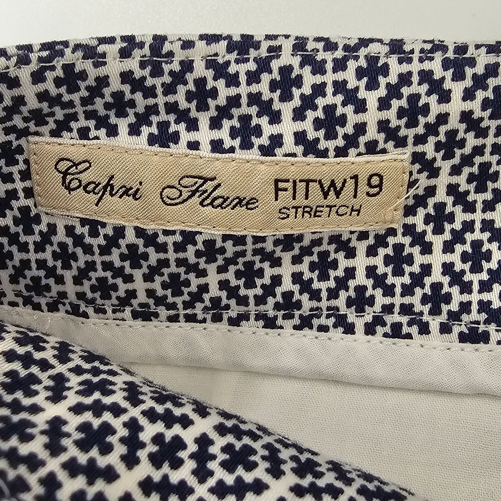 Weekend Max Mara WEEKEND Max Mara Stretch Capri Flare FITW19 Casual Pants 8 Size 30" / US 8 / IT 44 - 6 Thumbnail