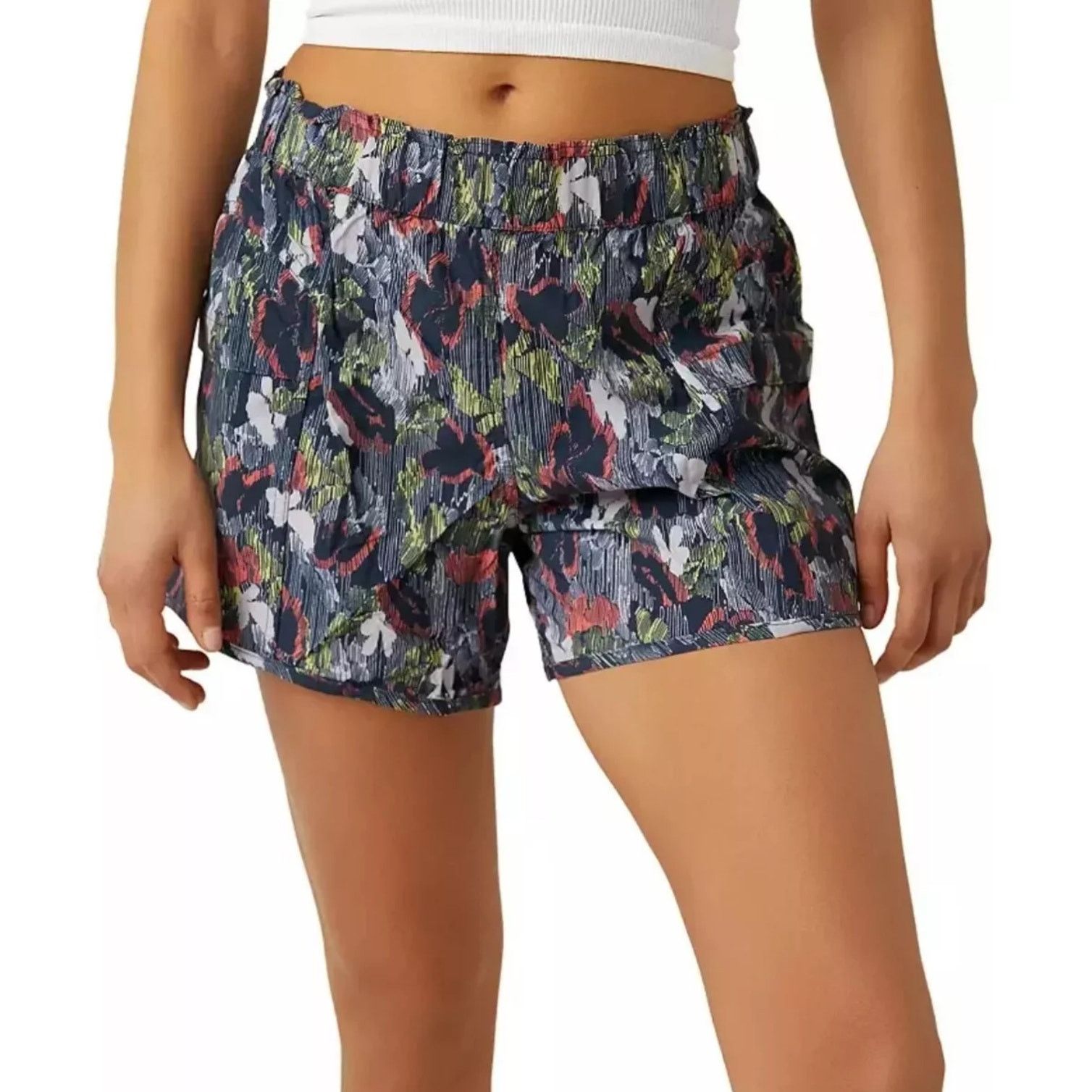 Free People Free People Movement In The Wild Printed Supernova Shorts Size 27" / US 4 / IT 40 - 1 Thumbnail