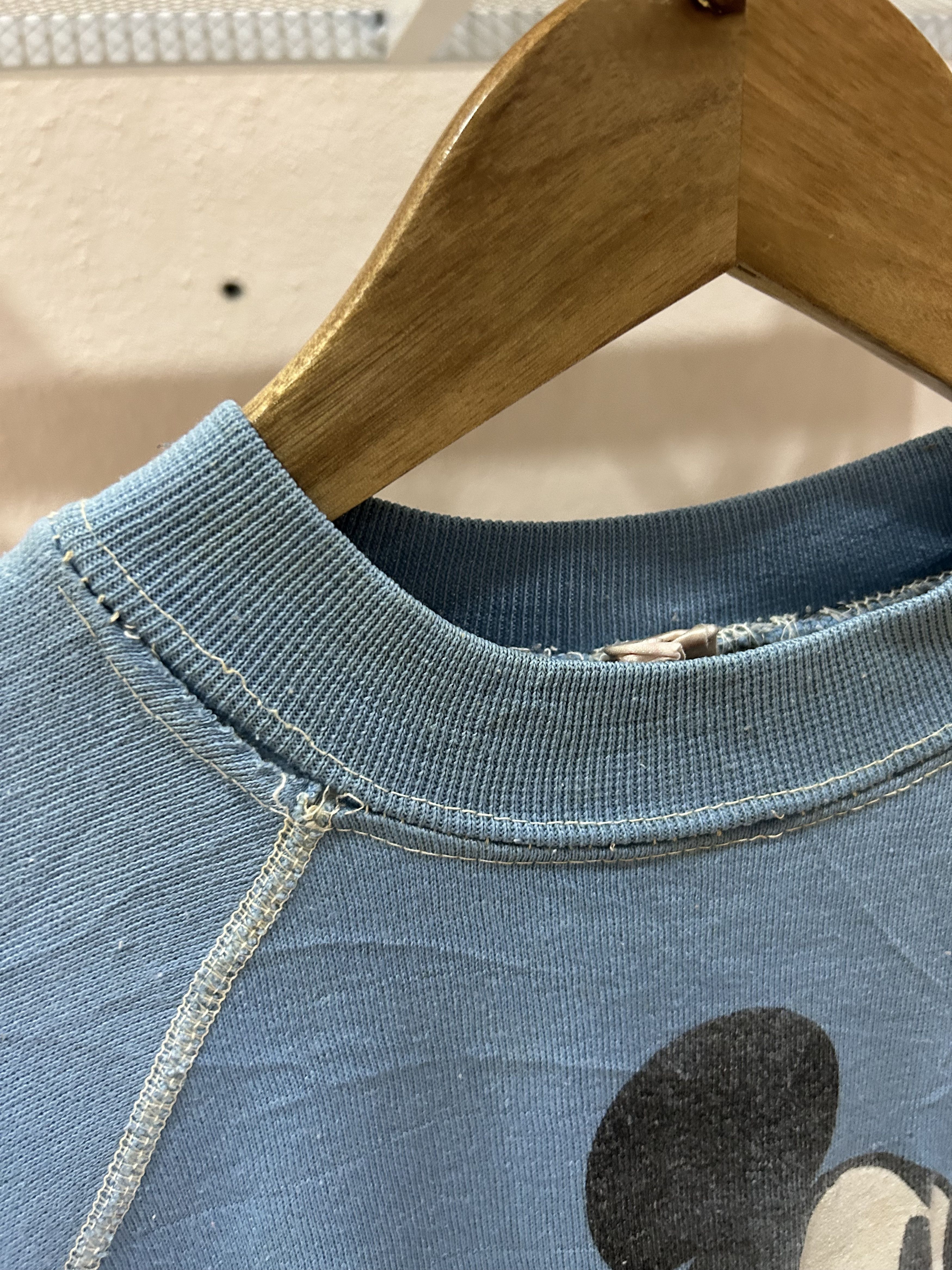 Disney Vintage 70s Mickey Mouse Raglan Crewneck Sweatshirts Size US L / EU 52-54 / 3 - 3 Thumbnail