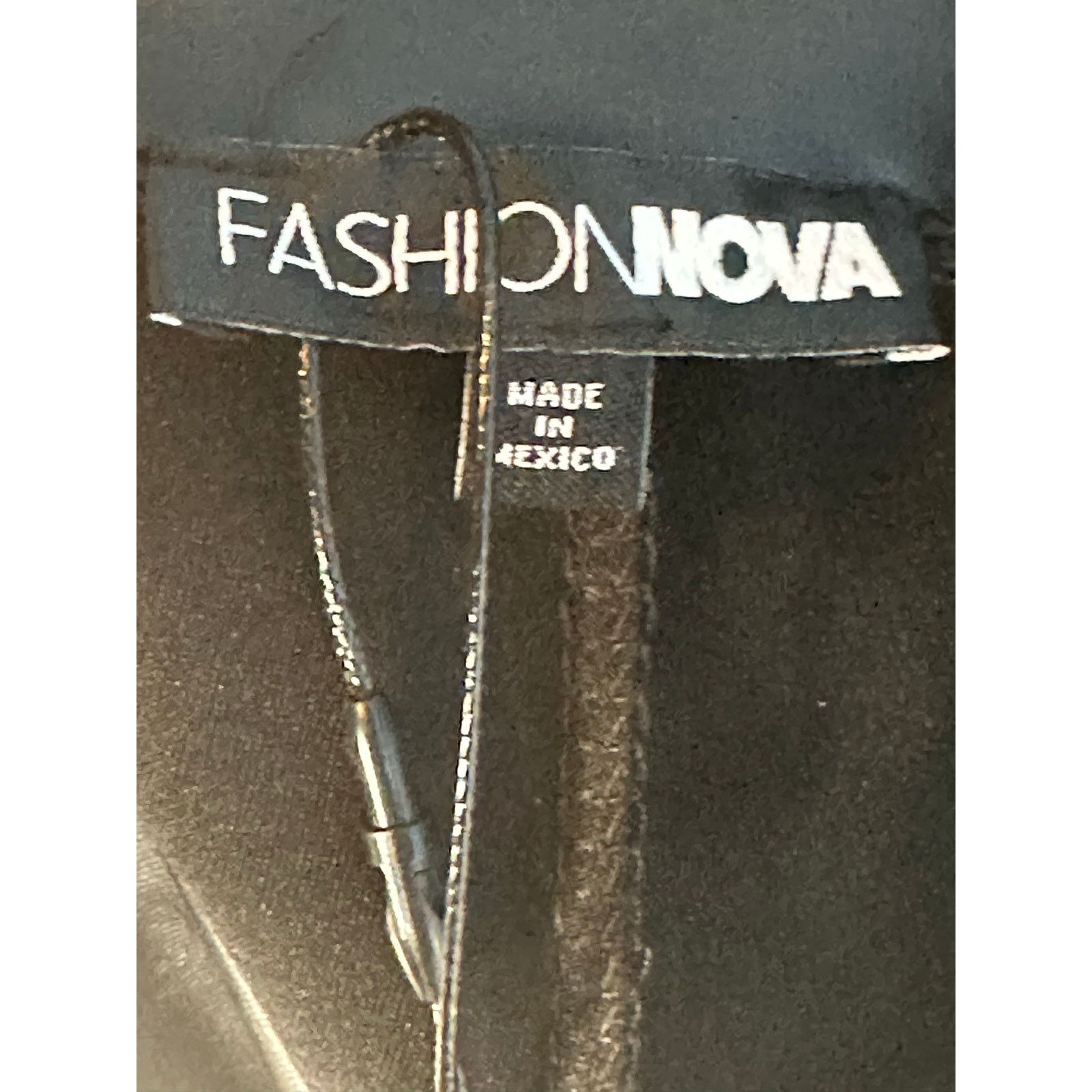Fashion Nova Fasihon Nova black faux leather mini skort size medium Size 27" / US 4 / IT 40 - 4 Thumbnail