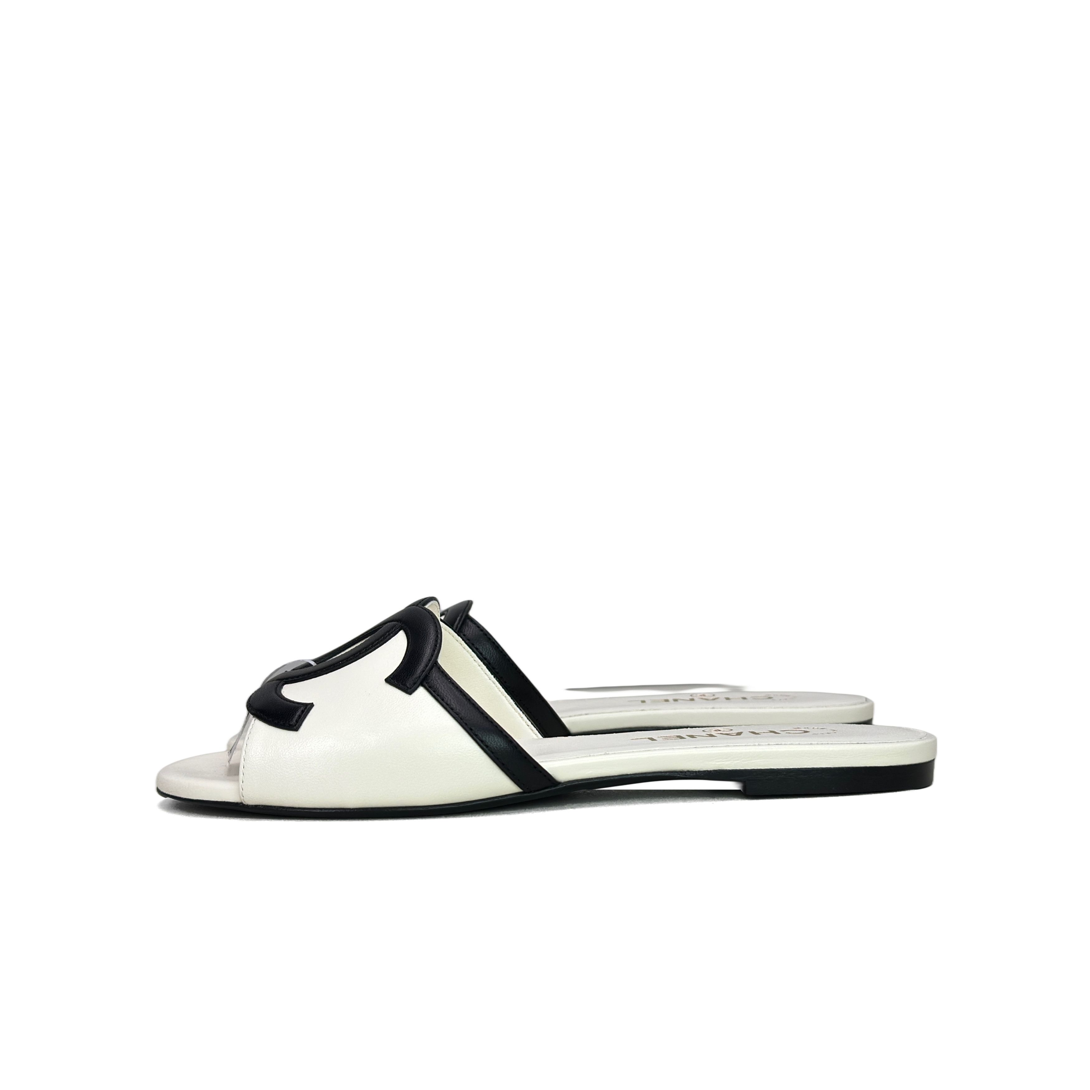 Chanel Chanel CC Logo Leather Flat Sandals Size 37 Size US 7 / IT 37 - 1 Thumbnail