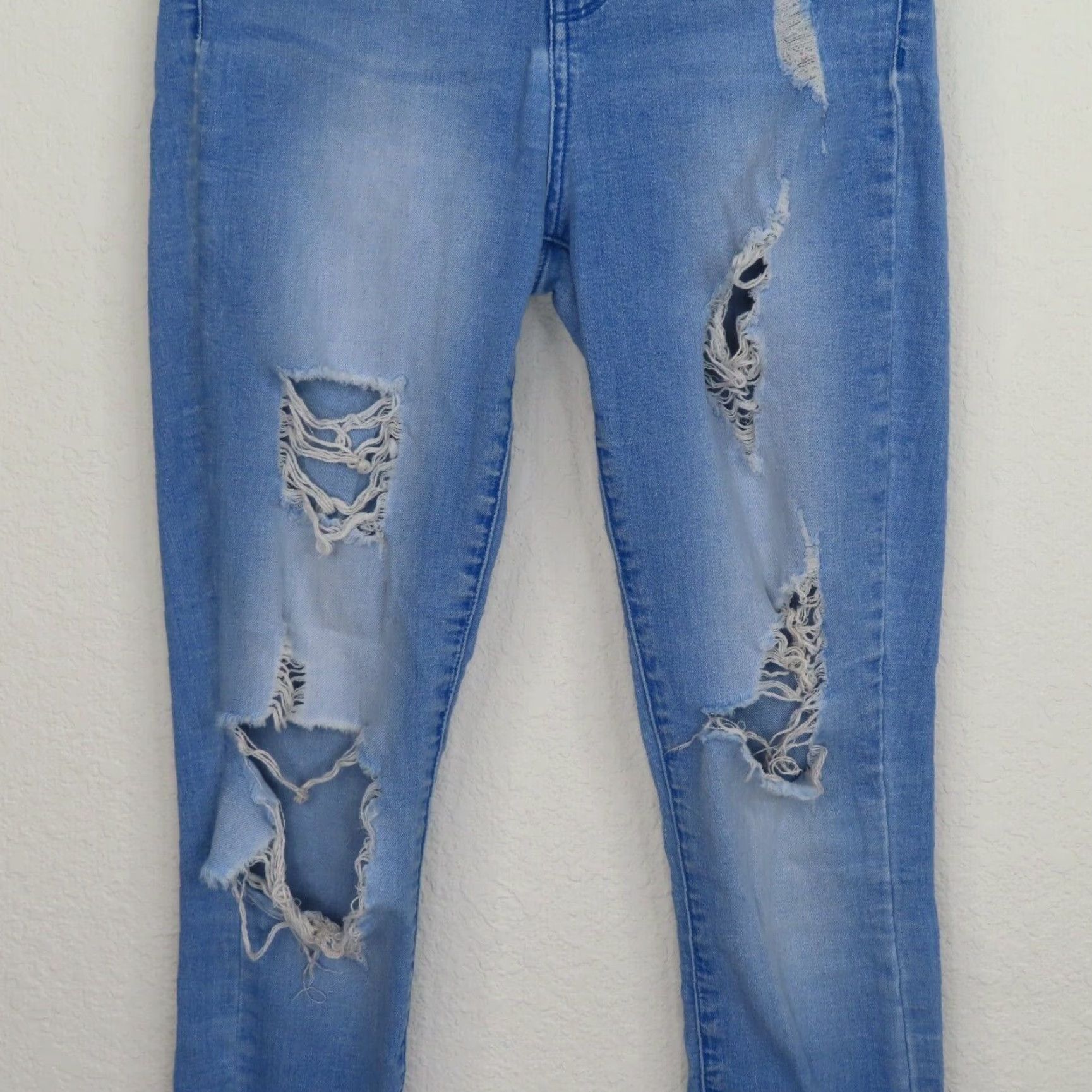 Guess GUESS Womens Jeans Denim Skinny 27 Blue Distressed Shredded Pearl Beaded Pants Regular Womens Size 27 Blue Distressed Beaded Jeans Size 27" / US 4 / IT 40 - 3 Thumbnail