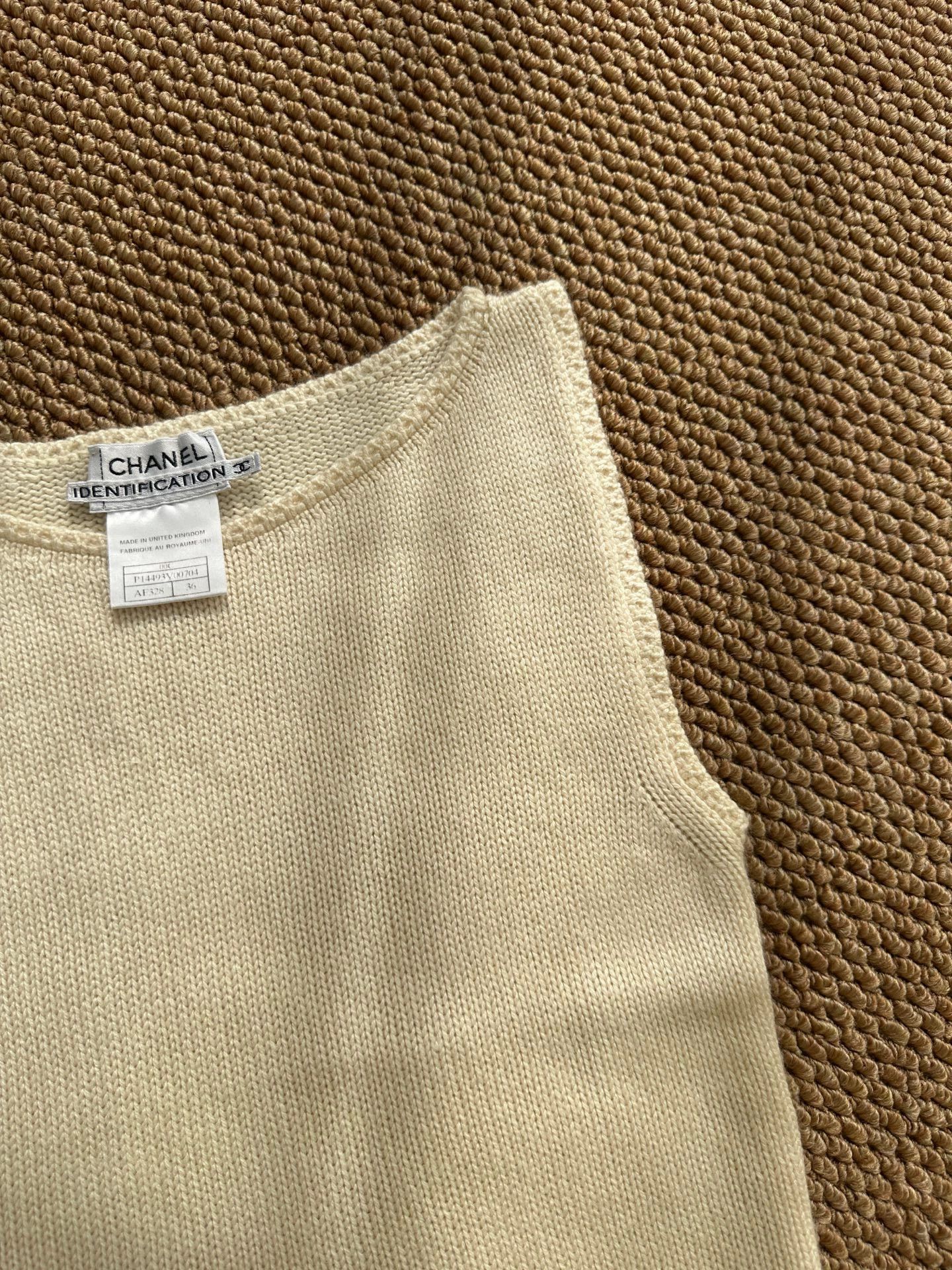 Chanel CHANEL Ivory lace silver label knit sleeveless top Wmns Size XS / US 0-2 / IT 36-38 - 5 Thumbnail
