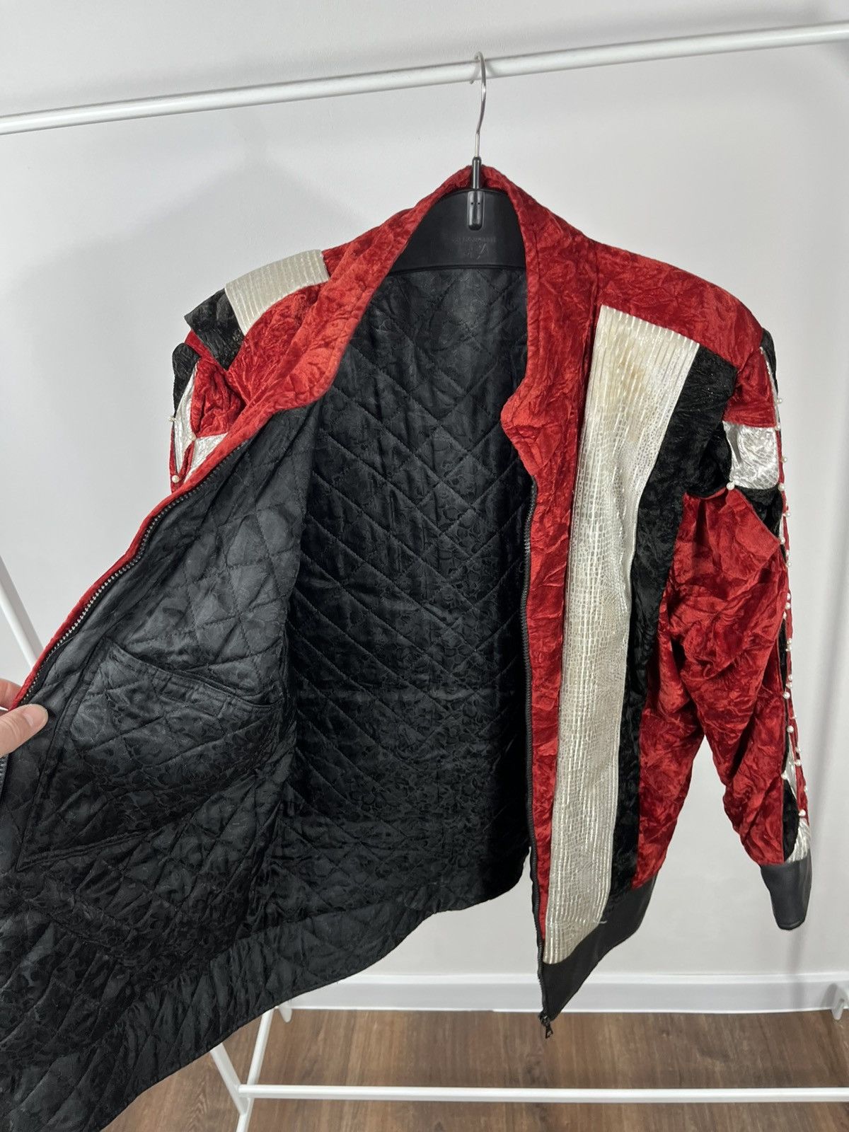 Other Vintage Red Velvet Zip Jacket Stage Costume Style Size US M / EU 48-50 / 2 - 8 Thumbnail