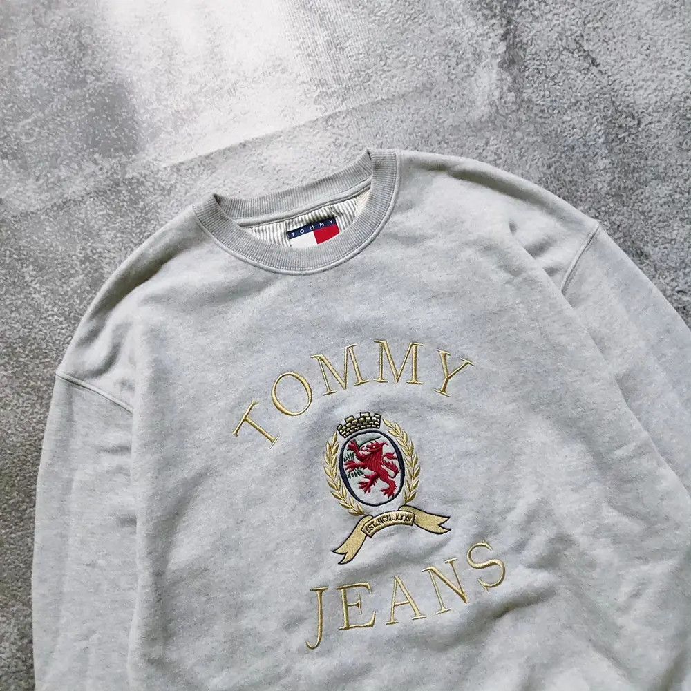 Tommy Hilfiger × Vintage Vintage Y2k Tommy Hilfiger Big Logo Sweatshirt Size US M / EU 48-50 / 2 - 2 Thumbnail