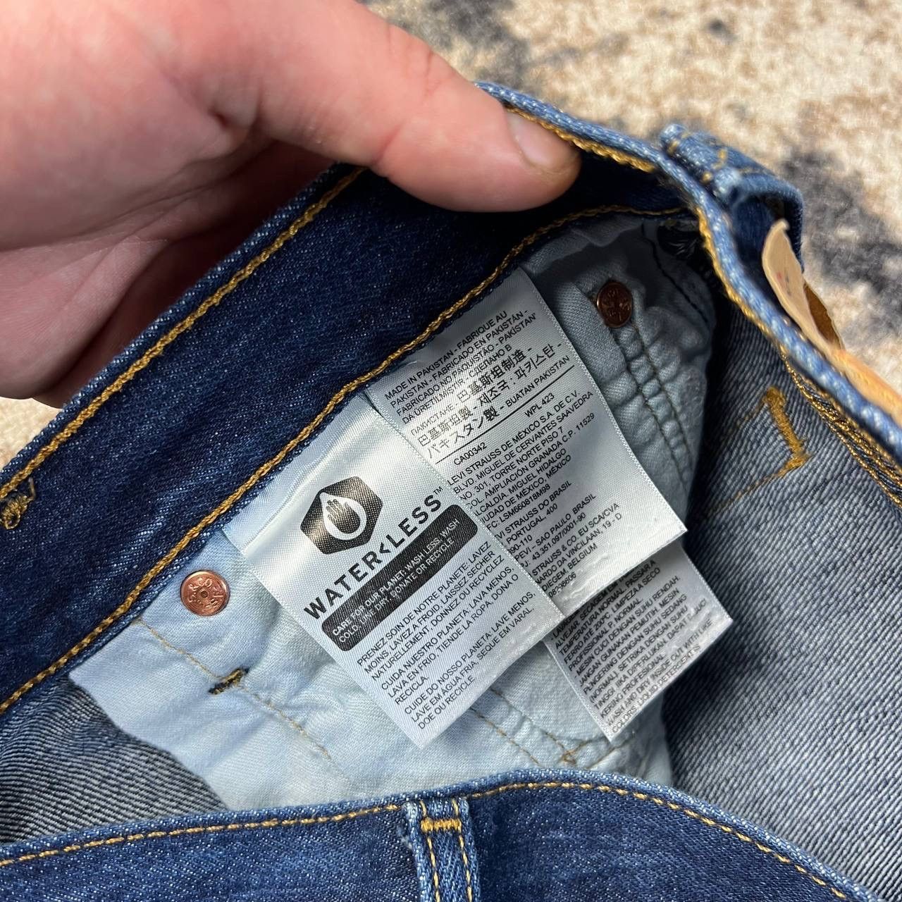 Levi's 501 Levis Vintage Y2K Deep Blue Denim Jeans Streetwear Style Size US 33 - 6 Thumbnail