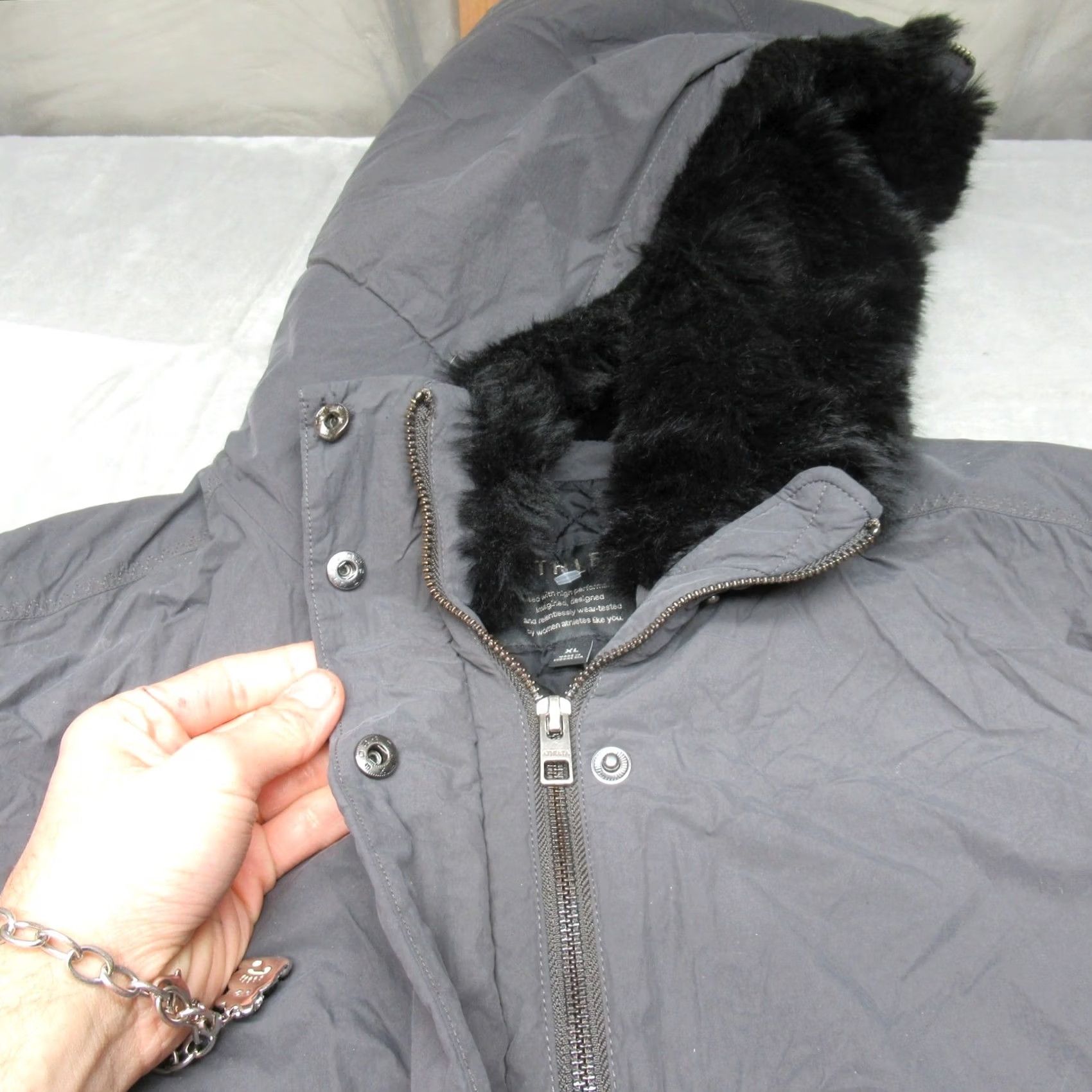 Athleta Athleta Jacket Women XL Gray Hooded Quilted Insulated Full Zip Parka Coat Size XL / US 12-14 / IT 48-50 - 3 Thumbnail