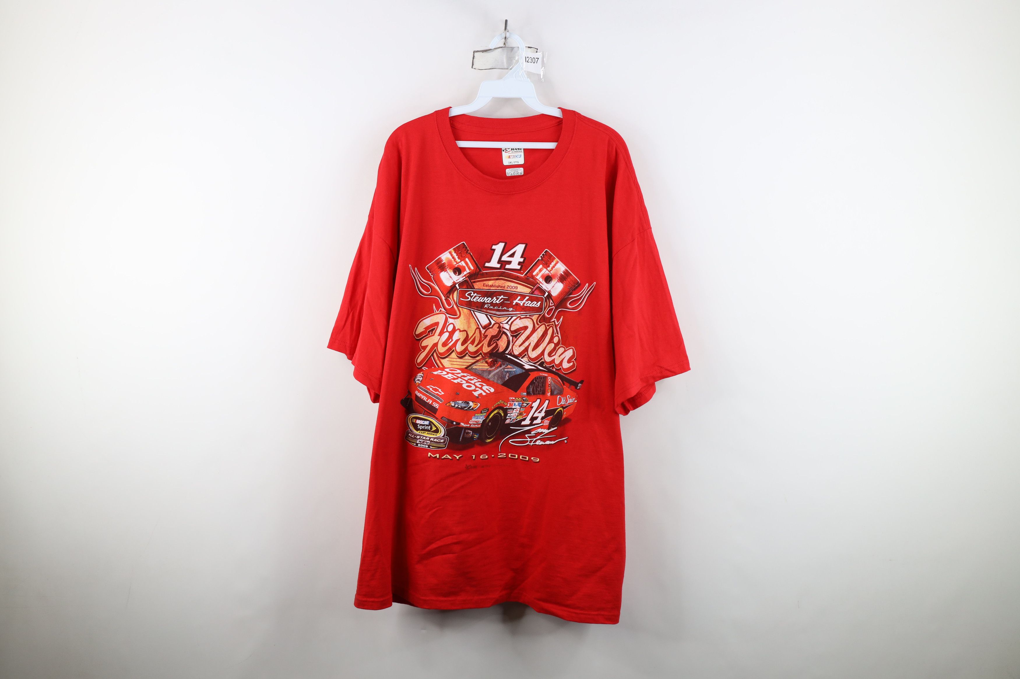 Vintage Vintage Y2K 2009 NASCAR Tony Stewart Racing T-Shirt Cotton Size US XXL / EU 58 / 5 - 1 Thumbnail