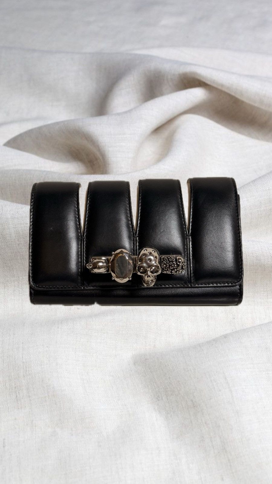 Alexander McQueen McQueen “Slash” Calfskin Leather Knuckle Crossbody Size ONE SIZE - 1 Thumbnail