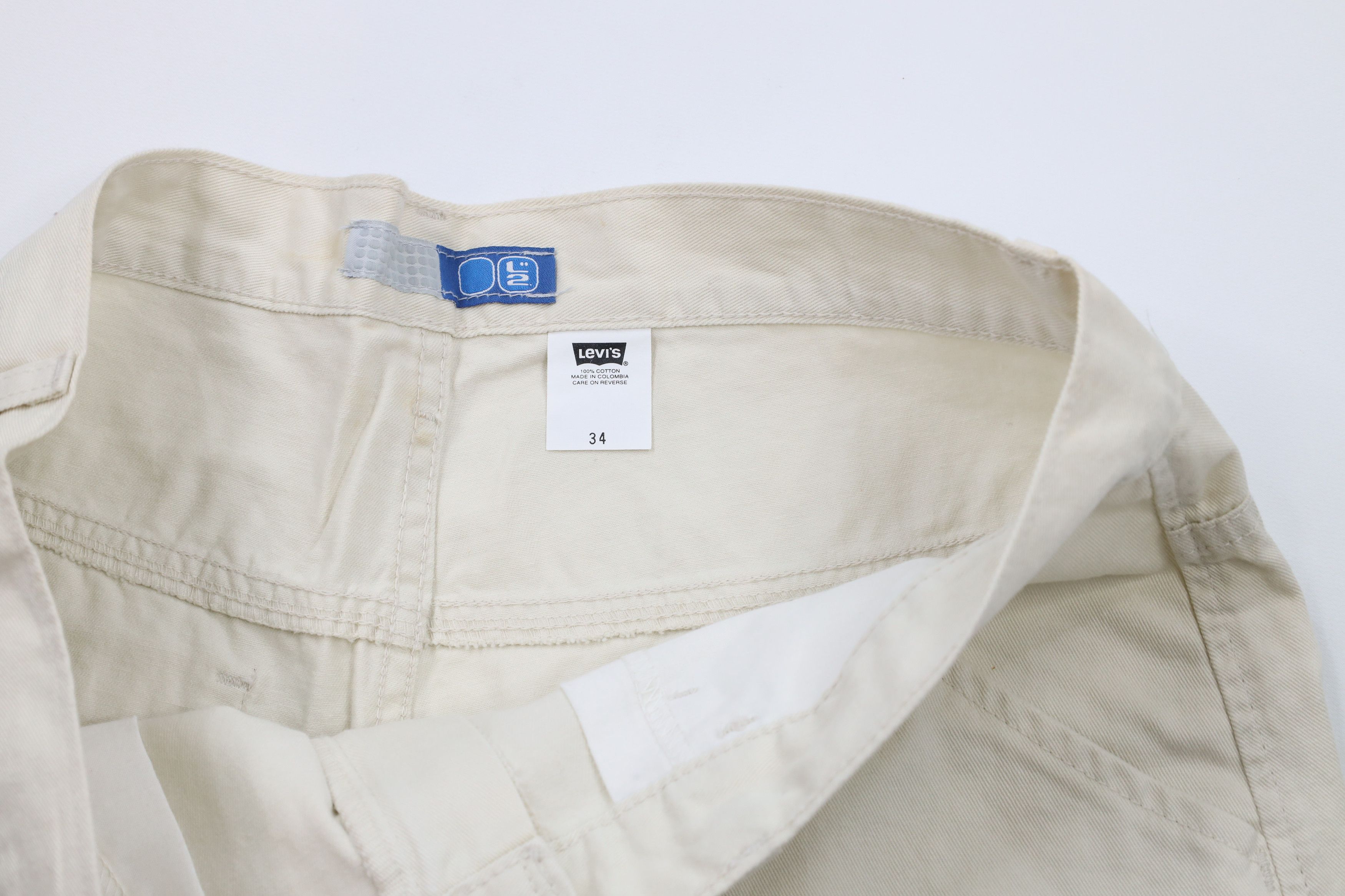 Levi's × Vintage Deadstock Vintage Y2K 2000 Levis L2 Shorts Beige Cotton Size US 34 / EU 50 - 7 Thumbnail