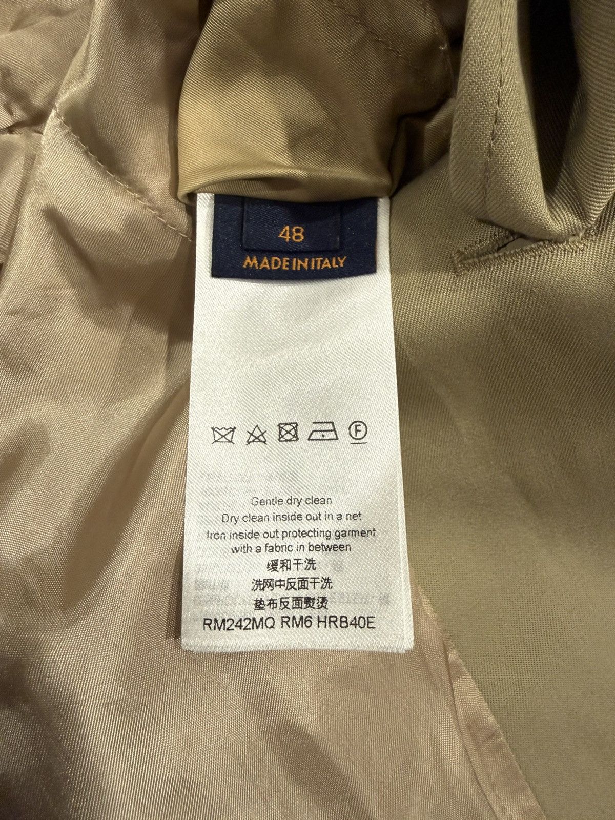 Louis Vuitton Louis Vuitton Beige Embroidered Logo Baseball Jacket Size US M / EU 48-50 / 2 - 9 Thumbnail