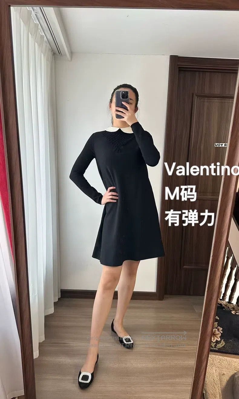 Valentino Valentino dress Size M / US 6-8 / IT 42-44 - 2 Thumbnail
