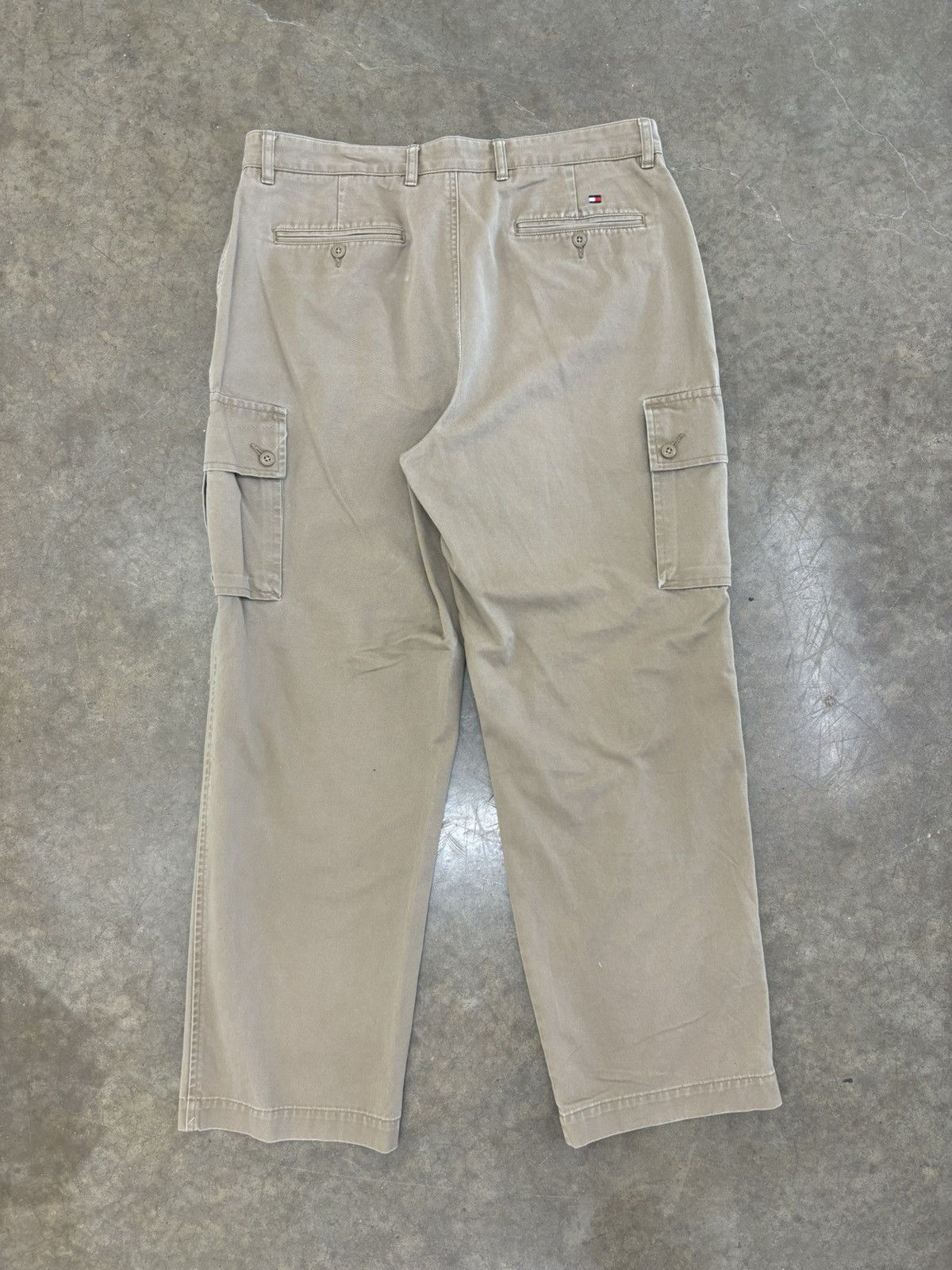 Tommy Hilfiger × Vintage Vintage Tommy Hilfiger Cargo Pants Tan Sz. 36x32 Size US 36 / EU 52 - 2 Thumbnail