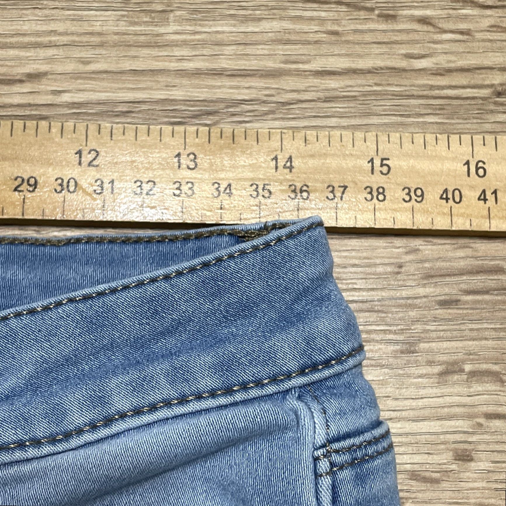 Vintage VINTAGE LEI Jeans Regular Straight Leg Light Wash Size 13 Junior Womens Blue Size 34" / US 12 / IT 48 - 5 Thumbnail