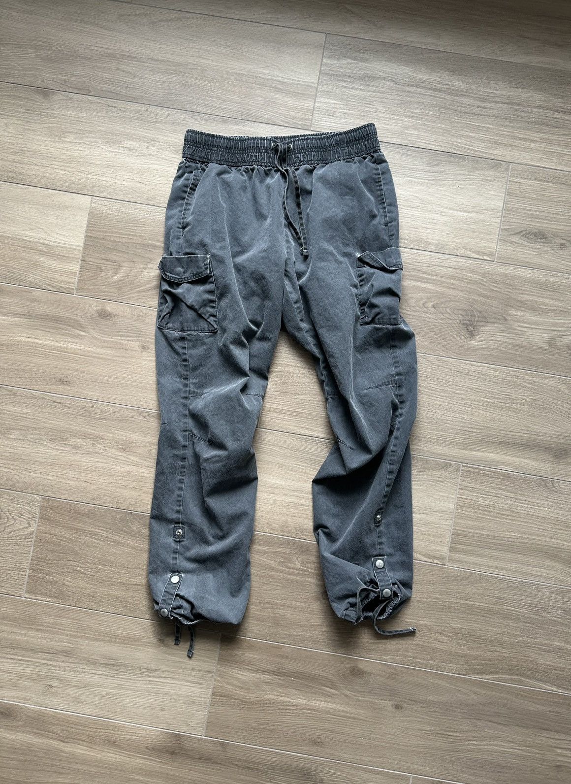 John Elliott John Elliott Grey Cargo Pants Size US 32 / EU 48 - 1 Thumbnail