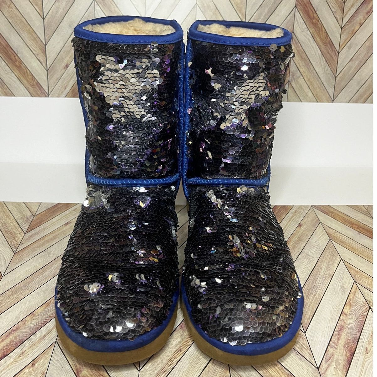 Ugg UGG Classic Short Sequin Winter Boots Blue Women's Size 7 Size US 7 / IT 37 - 3 Thumbnail