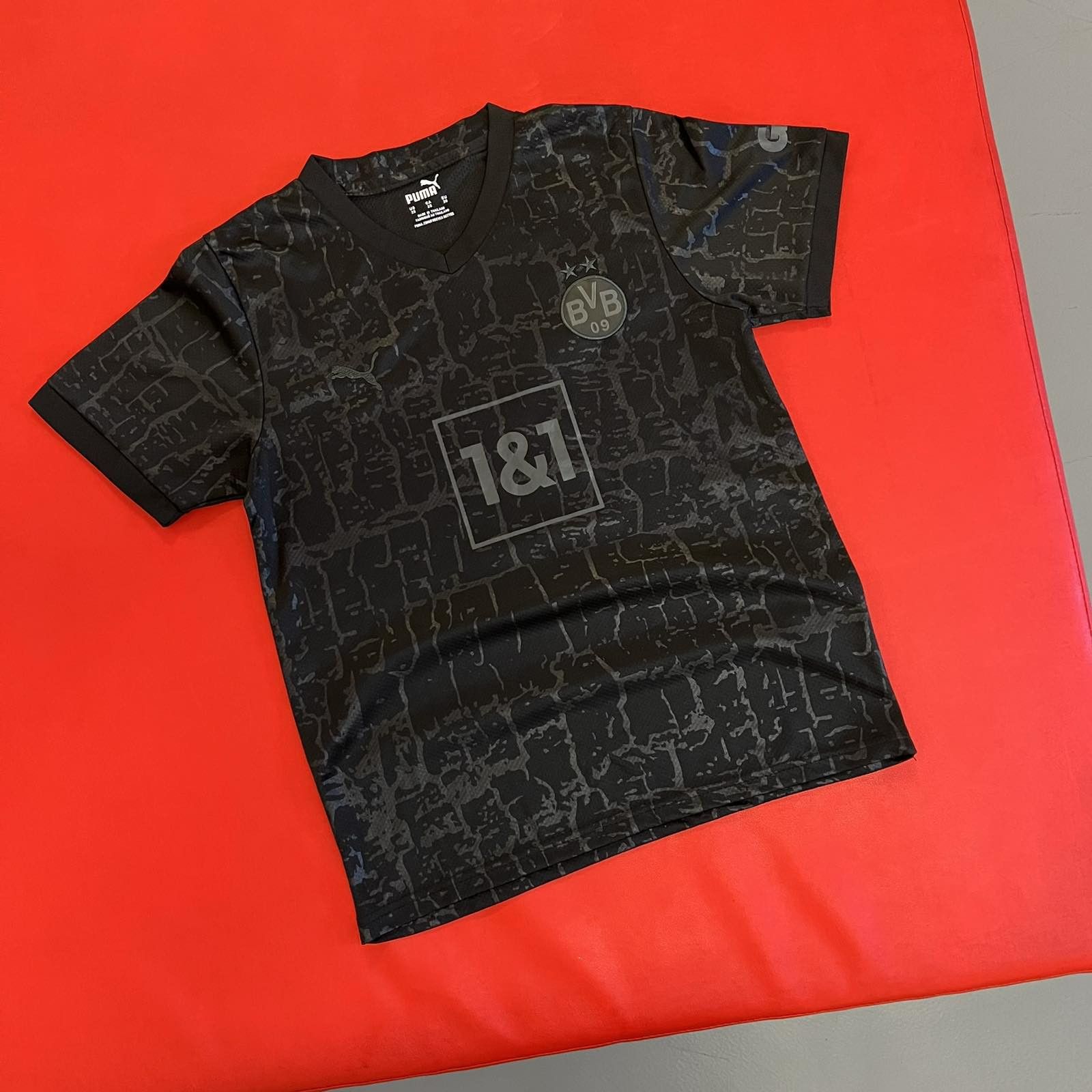 Puma BORUSSIA DORTMUND 2022 2023 SPECIAL FOOTBALL SOCCER JERSEY Size US S / EU 44-46 / 1 - 1 Thumbnail