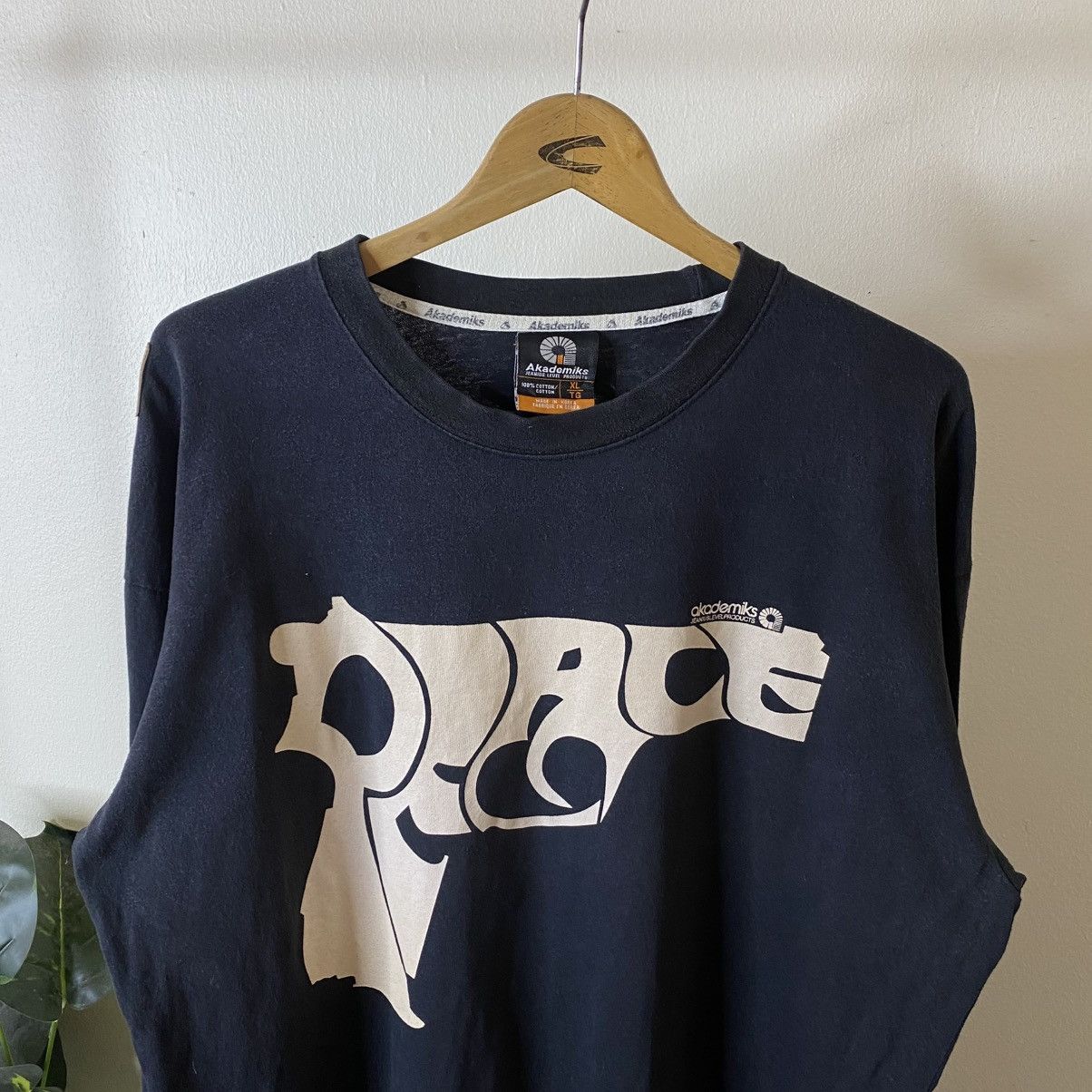 Akademiks Vintage Y2K Akademiks Peace Pistol Graphic Streetwear LS Size US XL / EU 56 / 4 - 2 Thumbnail