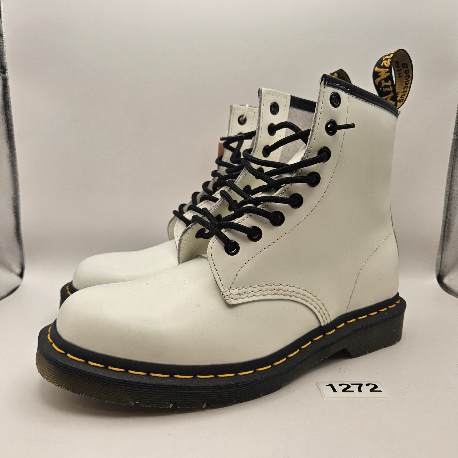 Dr. Martens DR. MARTENS 1460 MEN'S 8 WOMEN'S 9 11822 8 EYES SMOOTH WHITE Size US 9 / IT 39 - 1 Thumbnail