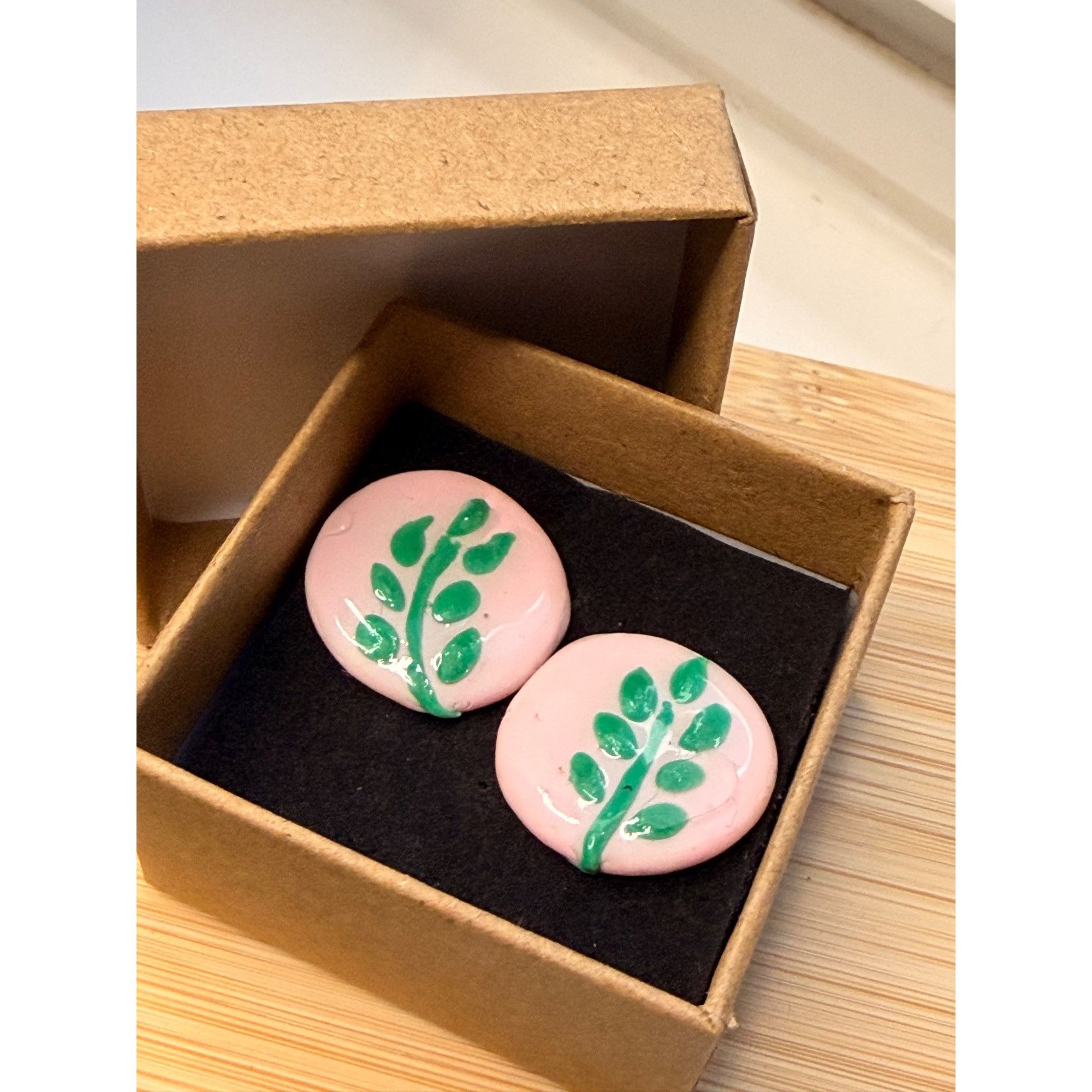 Other Handmade vintage Pink & Green Leaf Round Stud Earrings Size ONE SIZE - 1 Thumbnail