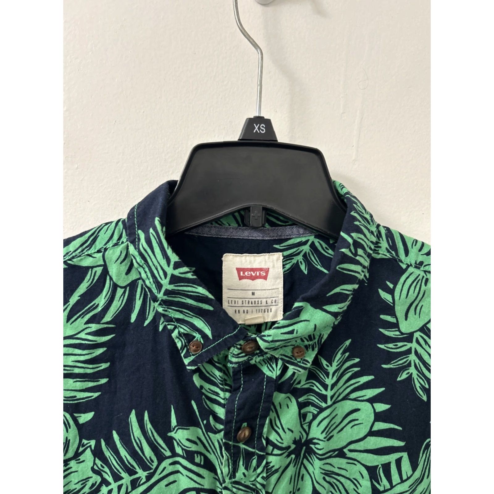Levi's Levi's Shirt Mens Medium Green Navy Floral Hawaiian Button Down Pocket Logo S/S Size US M / EU 48-50 / 2 - 5 Thumbnail