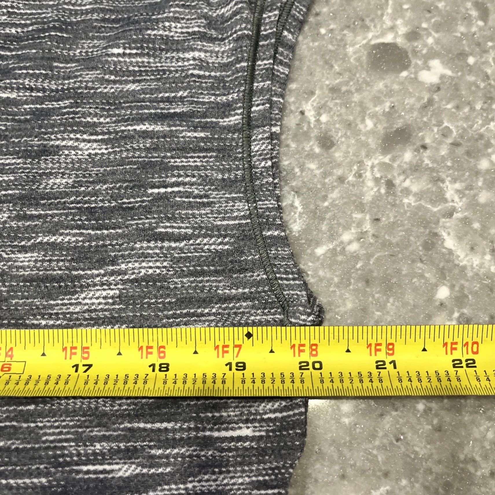Lululemon Lululemon Shirt 12 Women's Gray Sleeveless Side Vented Workout Performance Casual Activewear Basic Regular 34 in Chest Size 12 Size XL / US 12-14 / IT 48-50 - 2 Thumbnail