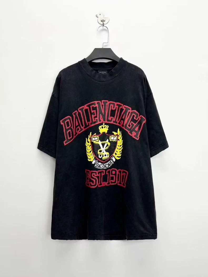 Balenciaga Balenciaga Black Academy Shield Knight 1917 monogram logo Size US S / EU 44-46 / 1 - 1 Thumbnail