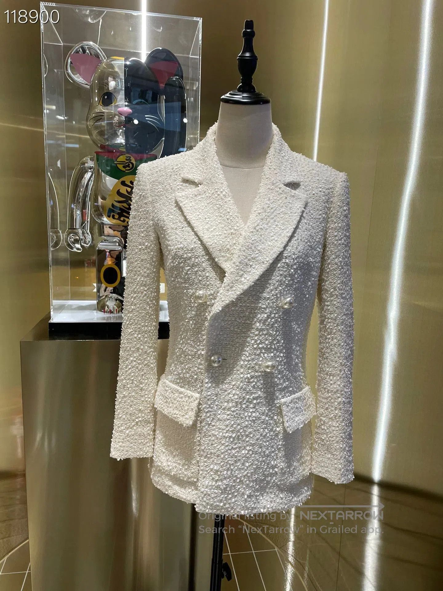 Chanel Chanel Beige Pearl Button Wool Blazer. Size M / US 6-8 / IT 42-44 - 1 Thumbnail