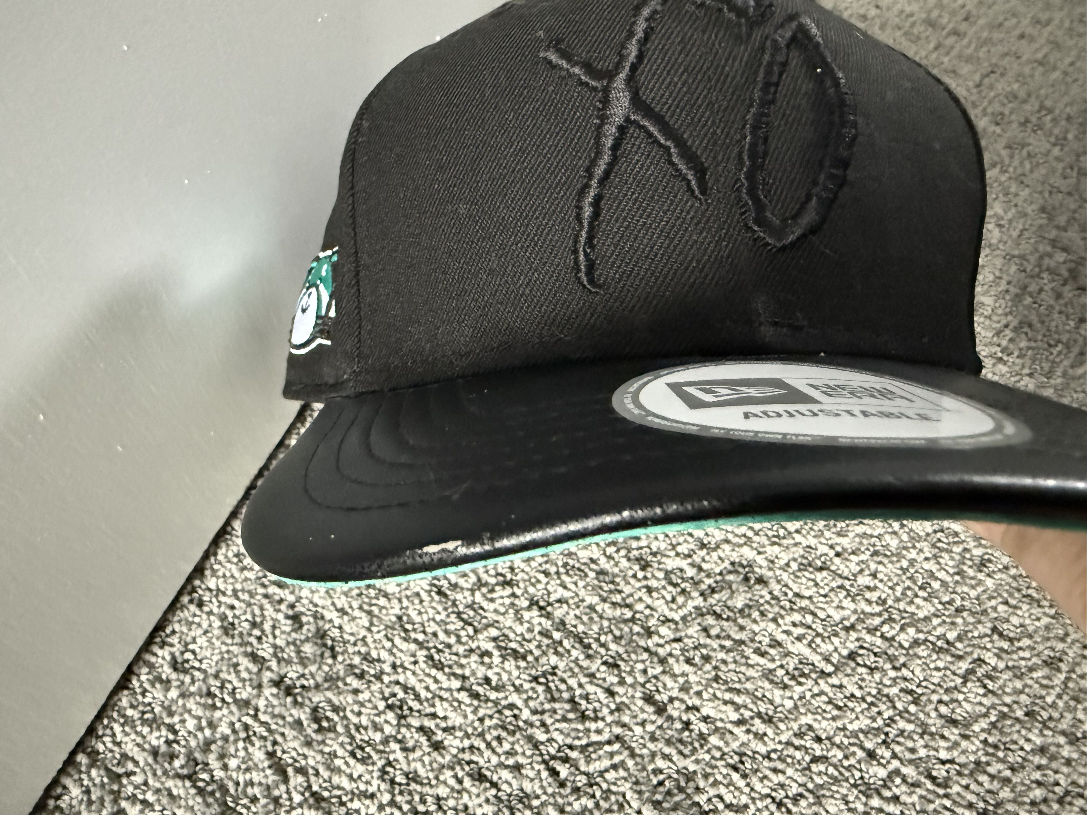 New Era × The Weeknd The Weeknd Kissland VIP Hat Size ONE SIZE - 4 Thumbnail
