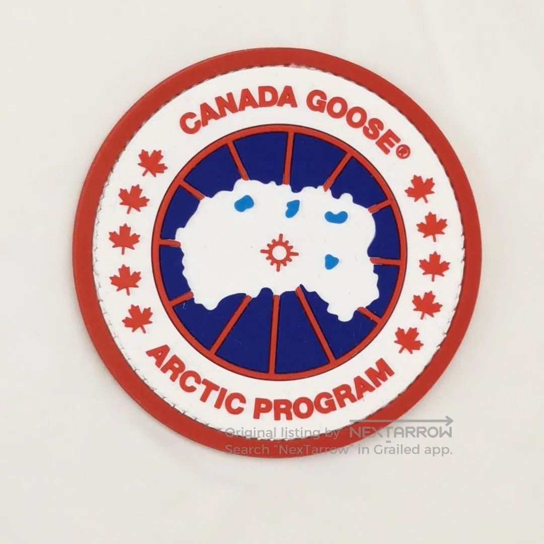 Canada Goose Canada Goose Logo Reversible Vest M Size. Size US M / EU 48-50 / 2 - 1 Thumbnail