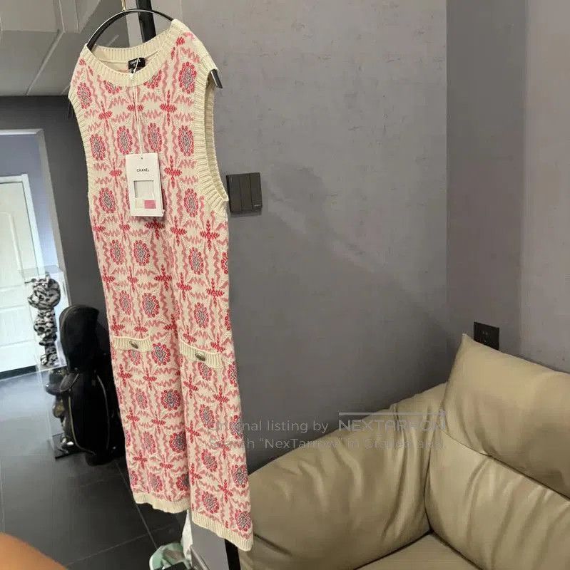Chanel Chanel Pink Wool Blend Dress . Size M / US 6-8 / IT 42-44 - 3 Thumbnail