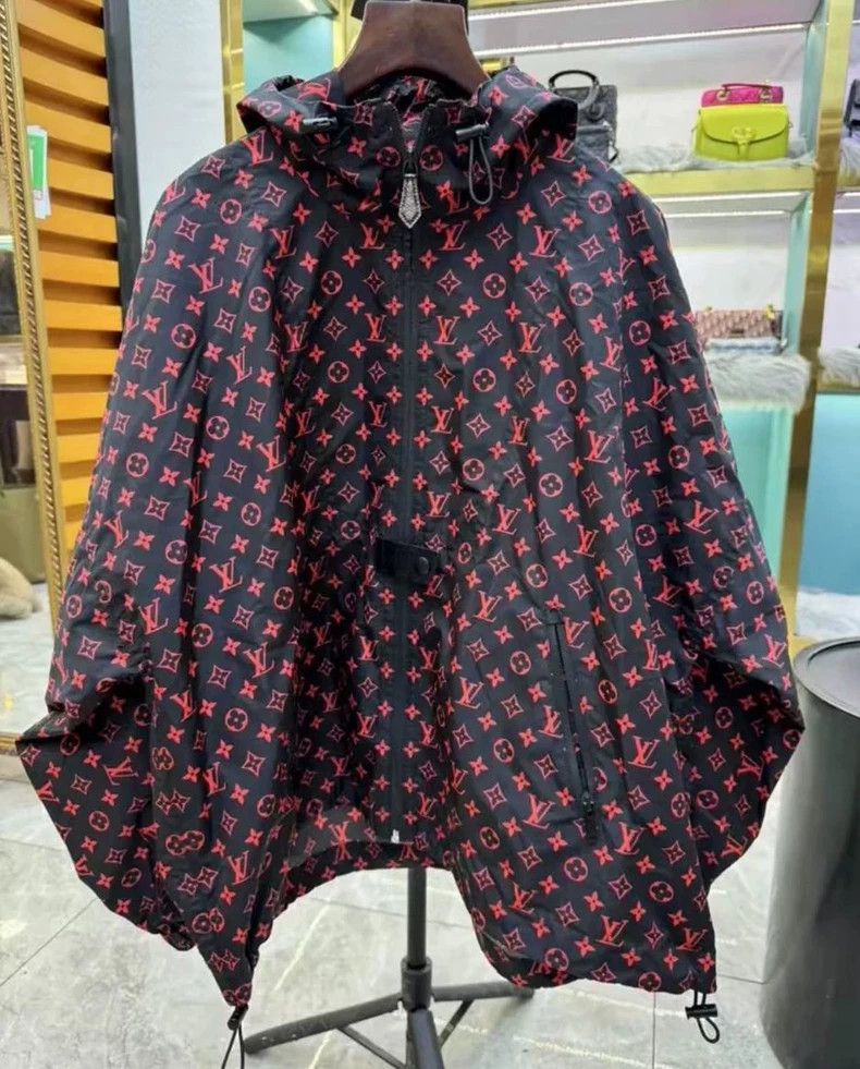 Louis Vuitton Louis Vuitton Waterproof Parka Jacket-dmc Size US M / EU 48-50 / 2 - 1 Thumbnail